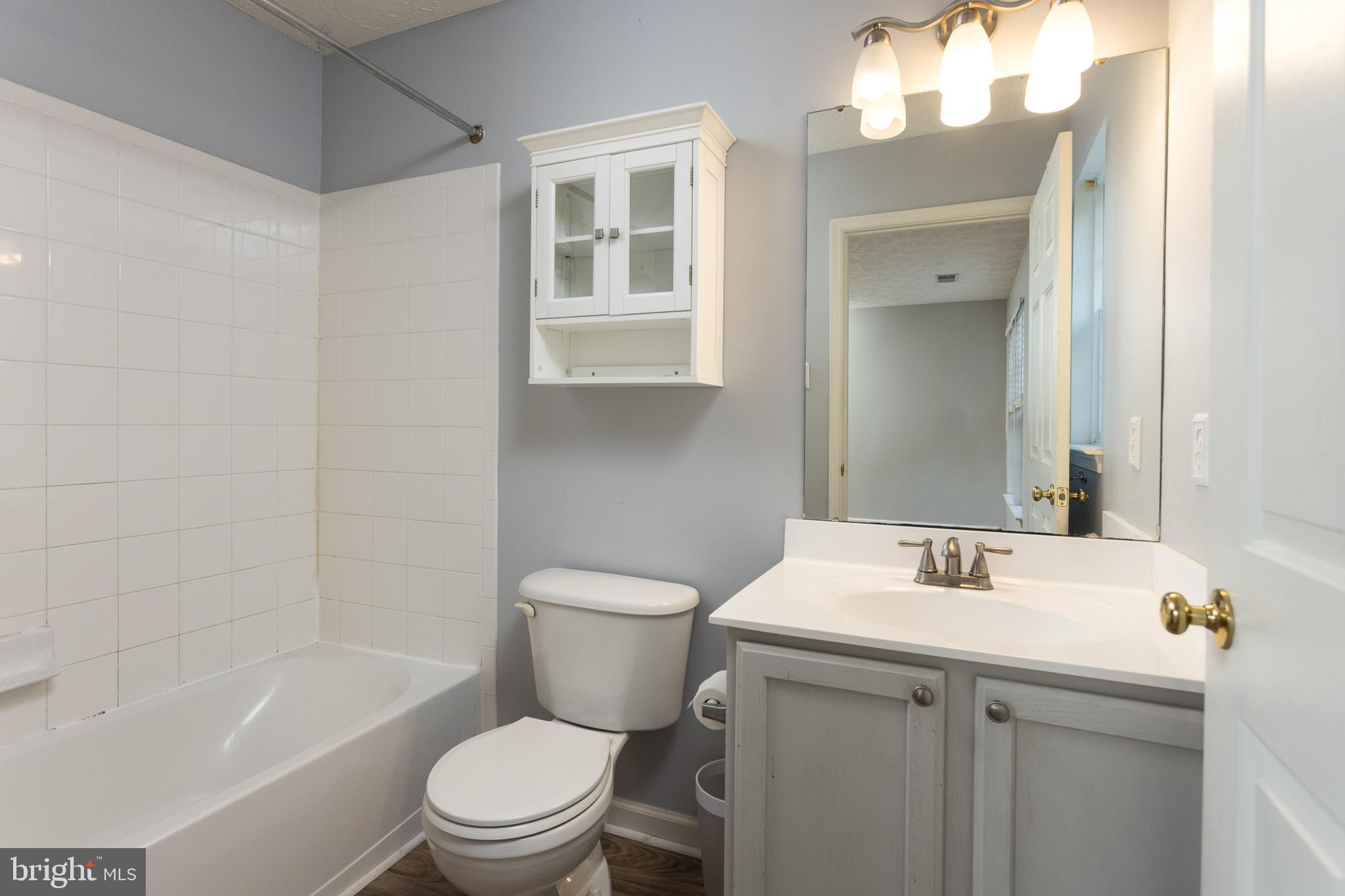 CONSTANT FRIENDSHIP - Residential