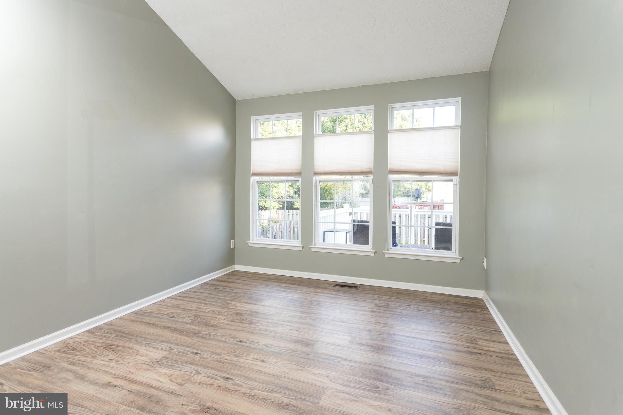 CONSTANT FRIENDSHIP - Residential