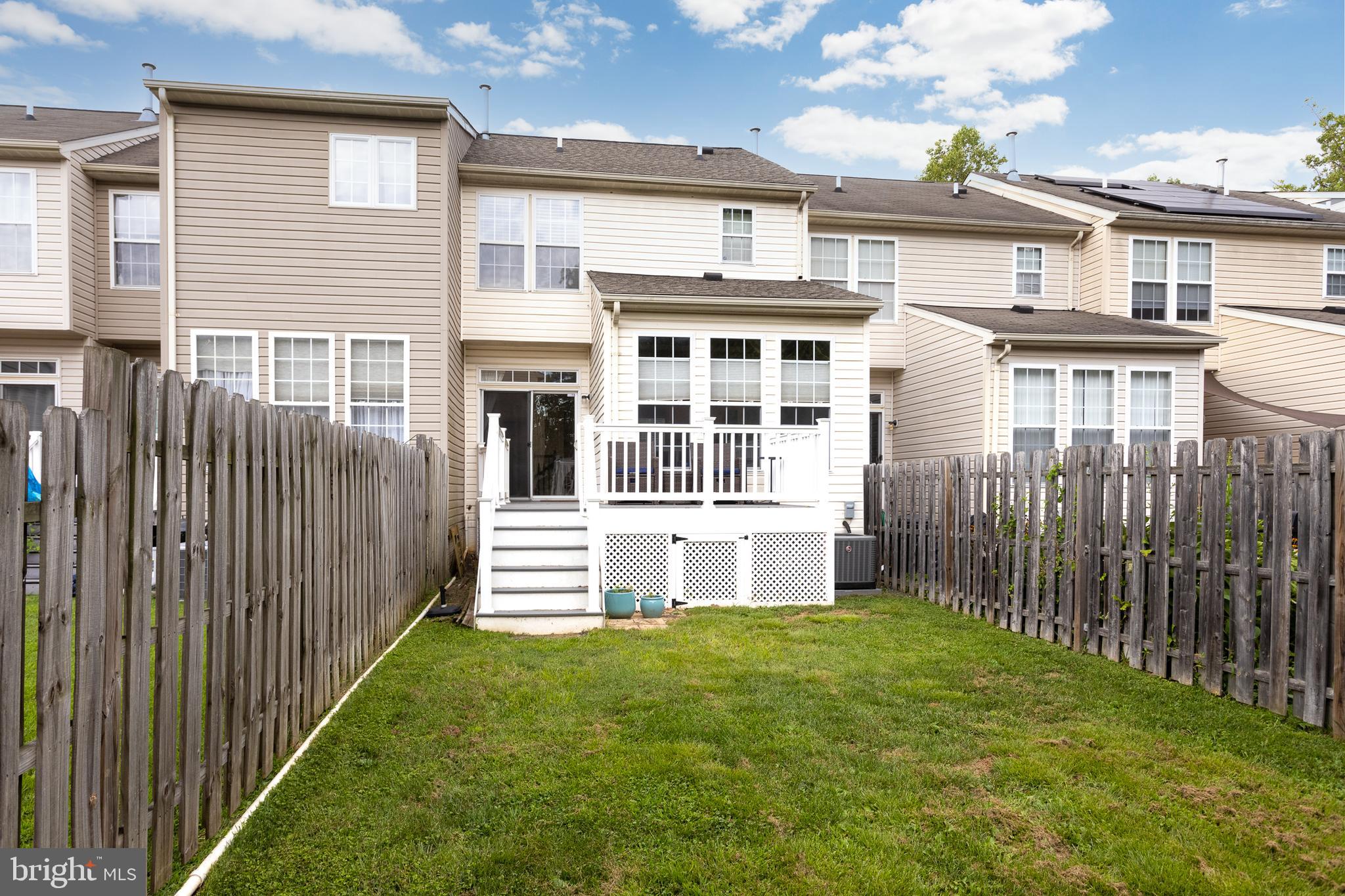 CONSTANT FRIENDSHIP - Residential