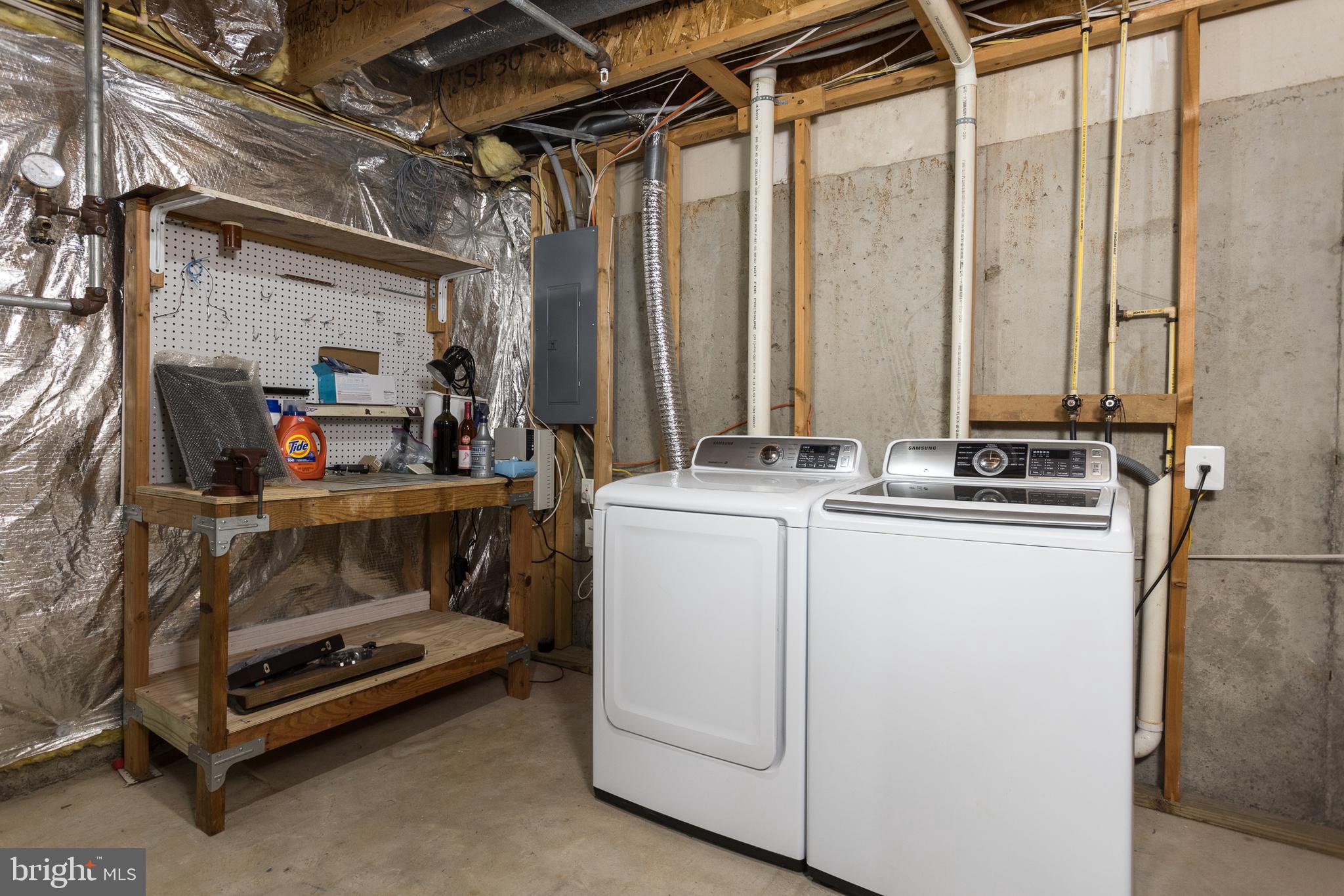 CONSTANT FRIENDSHIP - Residential