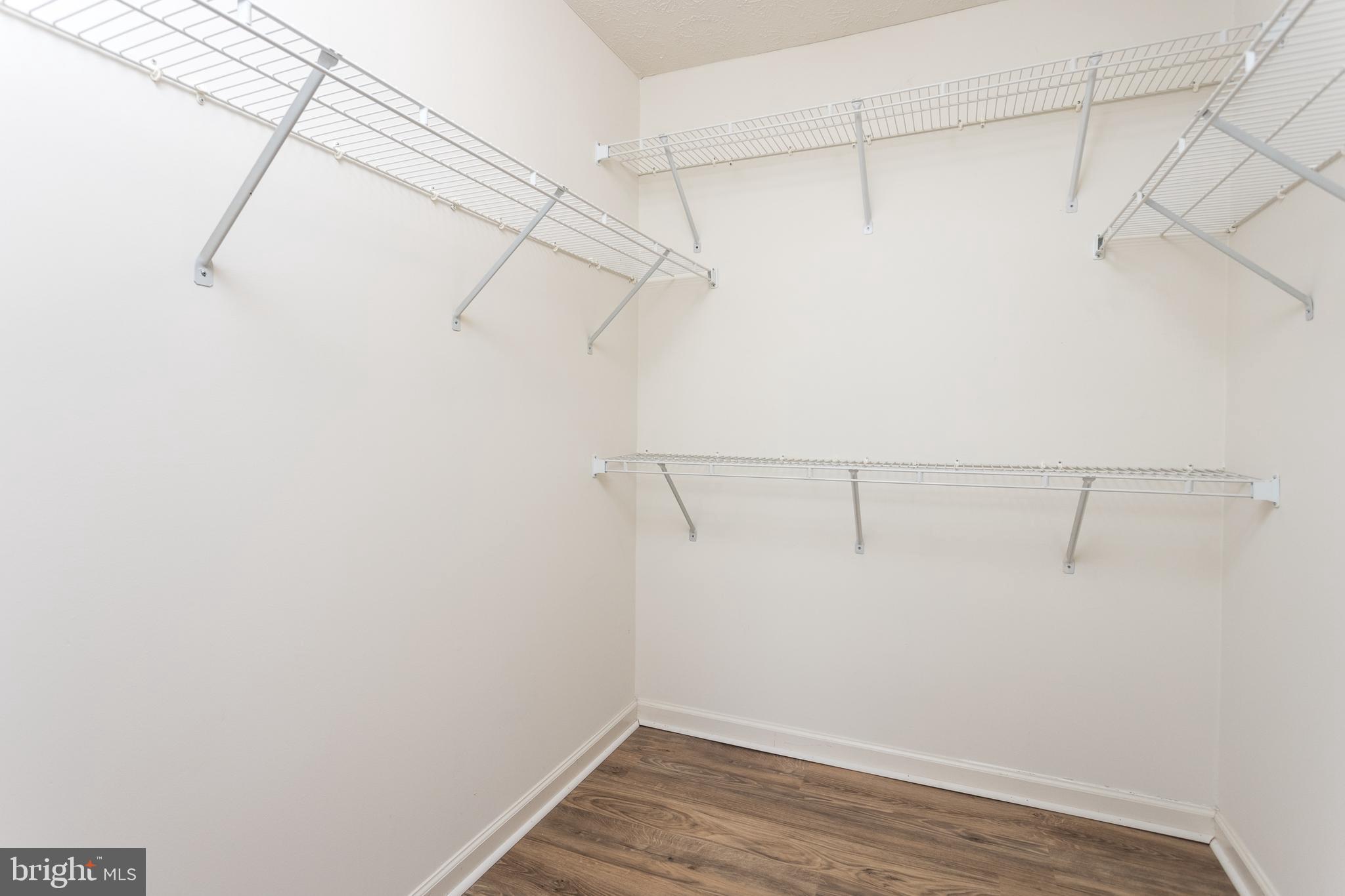 CONSTANT FRIENDSHIP - Residential