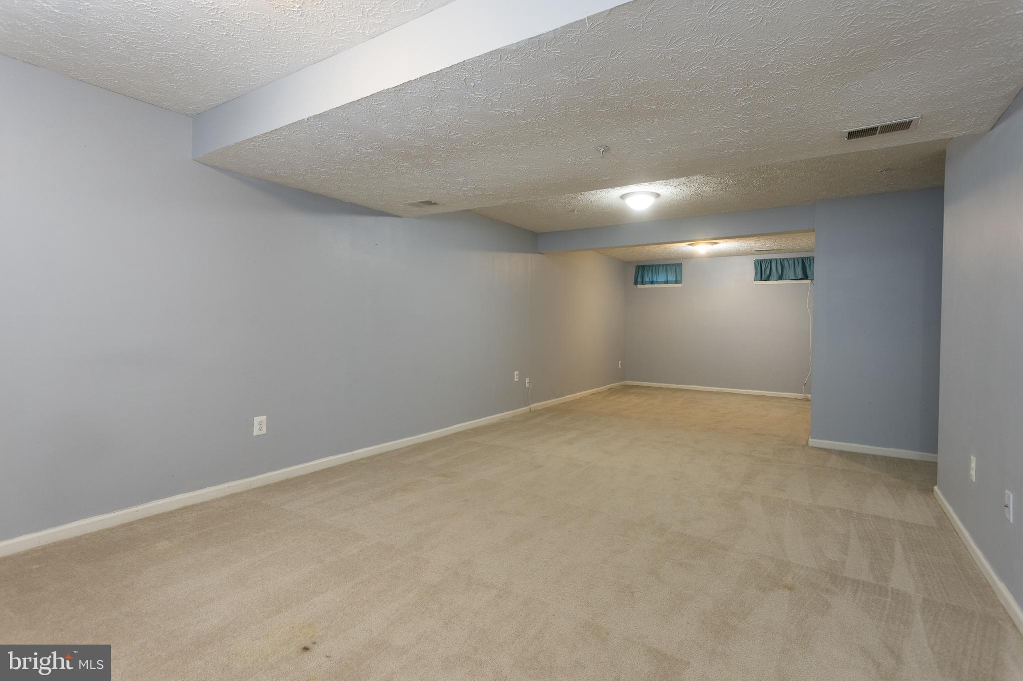 CONSTANT FRIENDSHIP - Residential