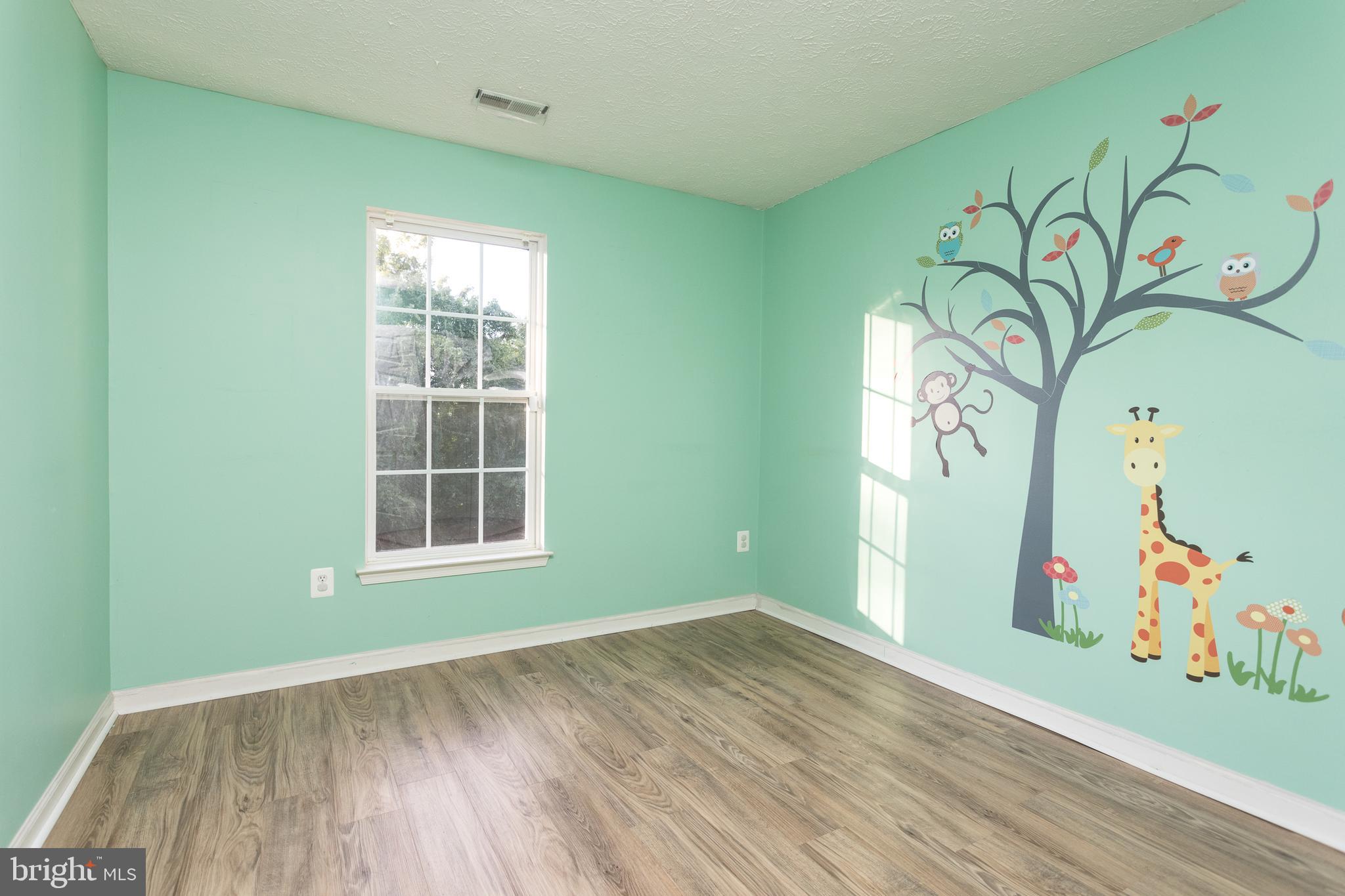 CONSTANT FRIENDSHIP - Residential