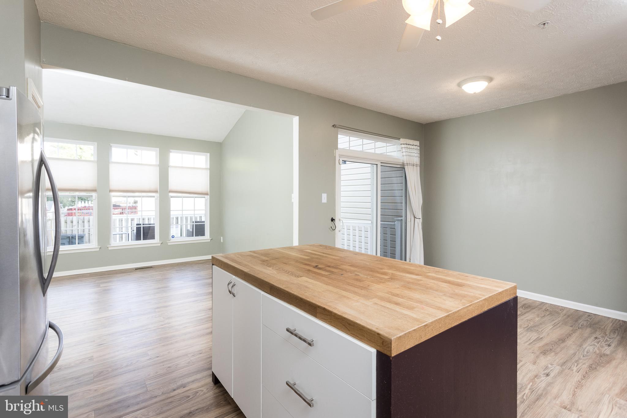 CONSTANT FRIENDSHIP - Residential