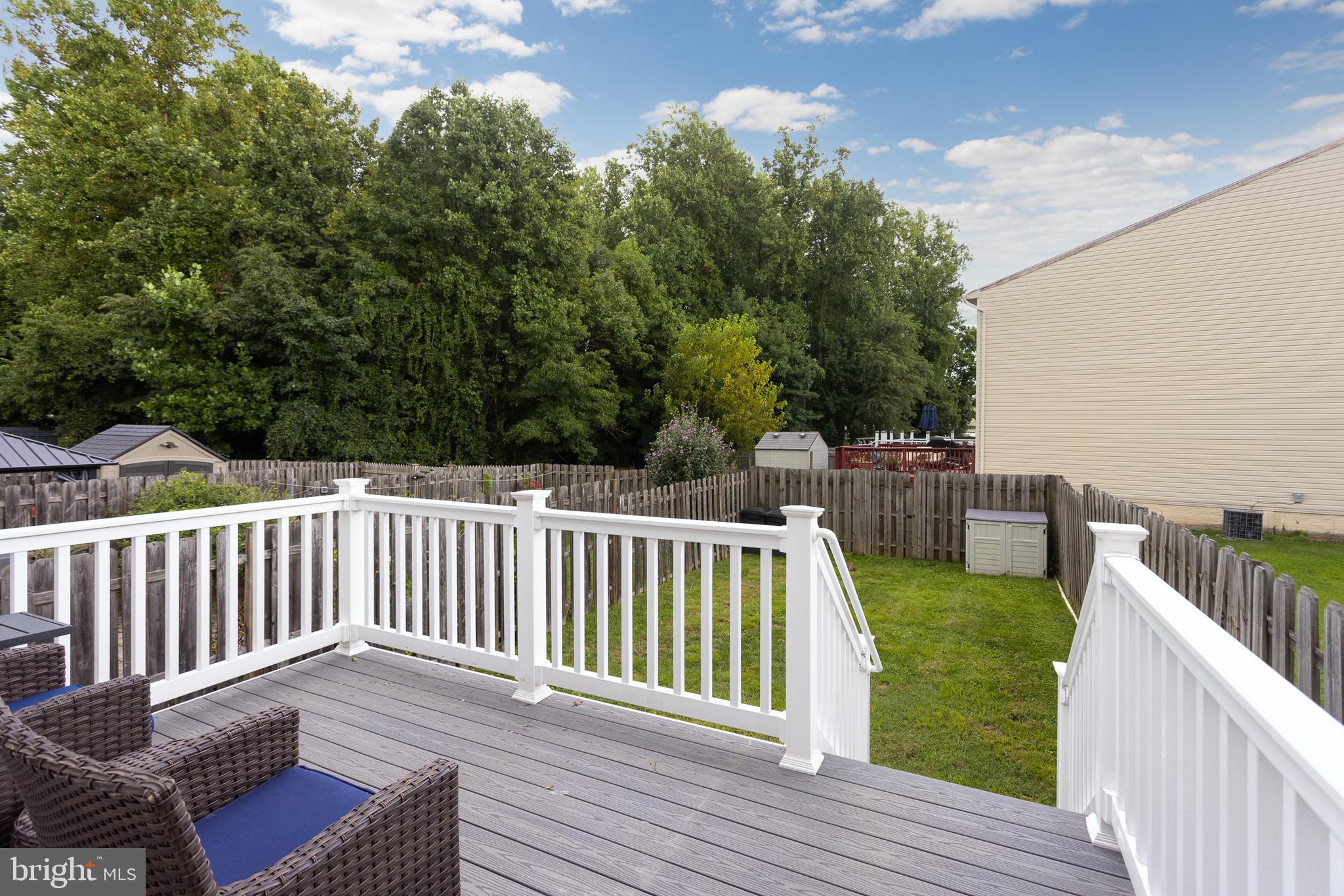 CONSTANT FRIENDSHIP - Residential