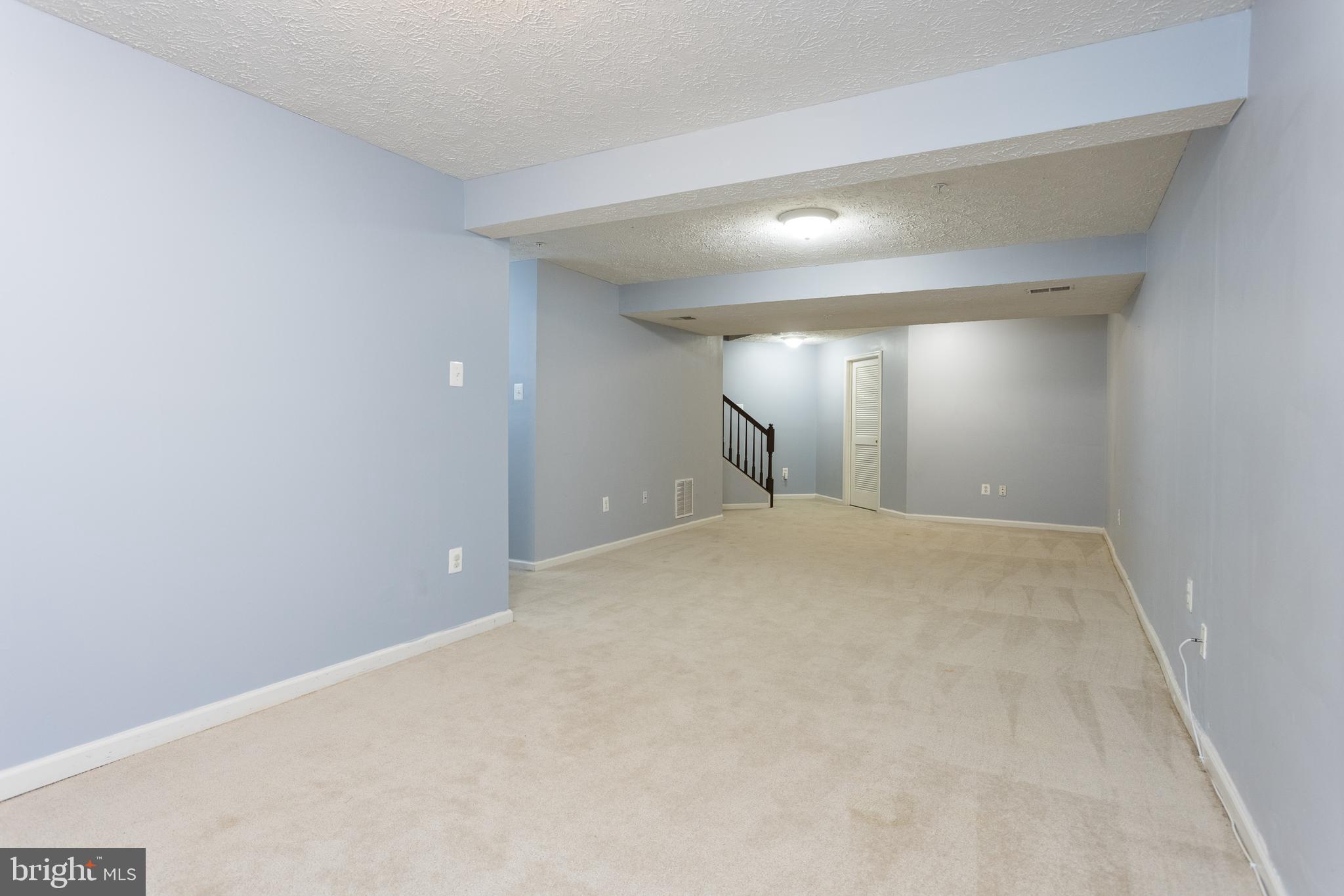 CONSTANT FRIENDSHIP - Residential