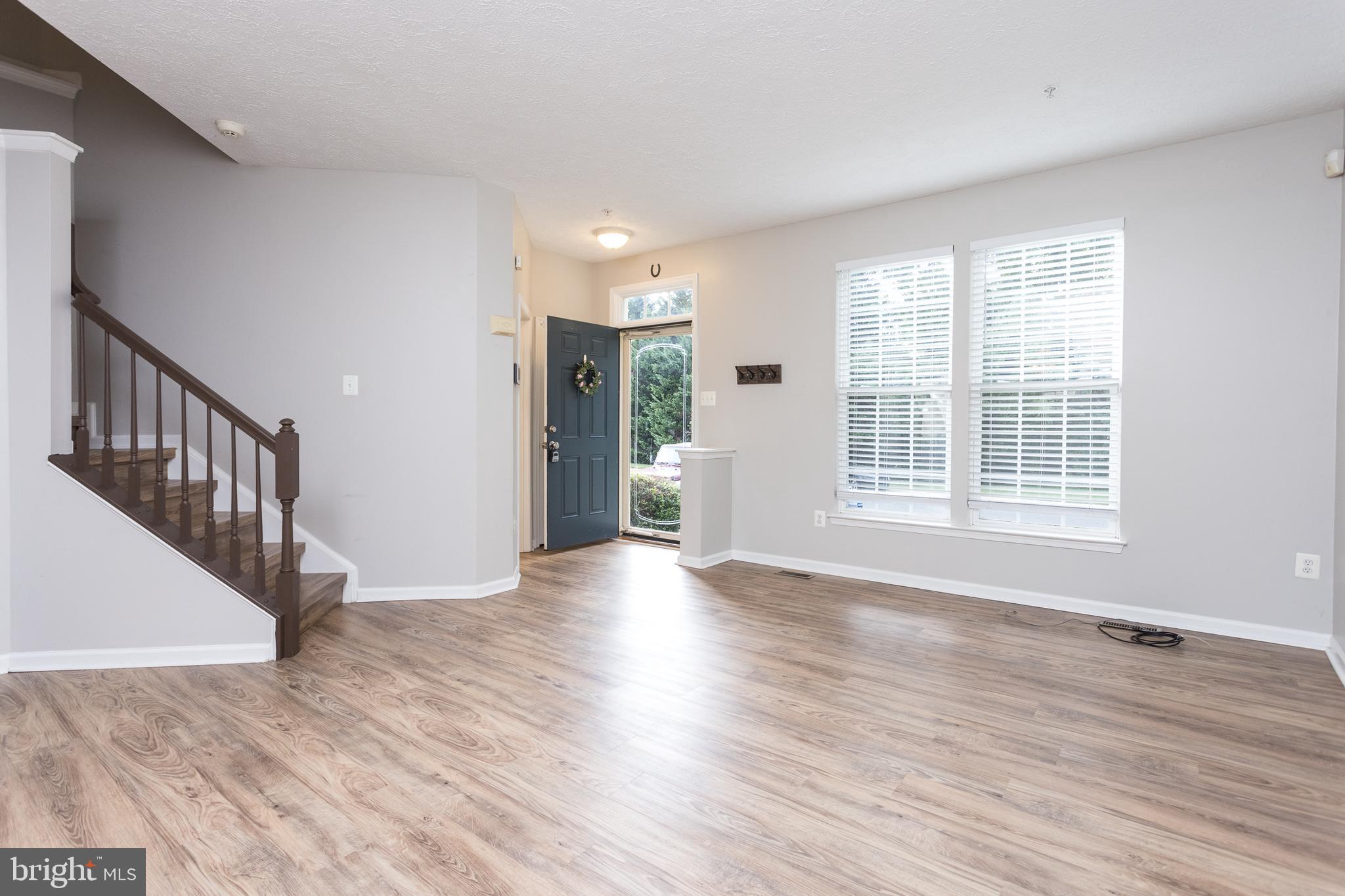 CONSTANT FRIENDSHIP - Residential