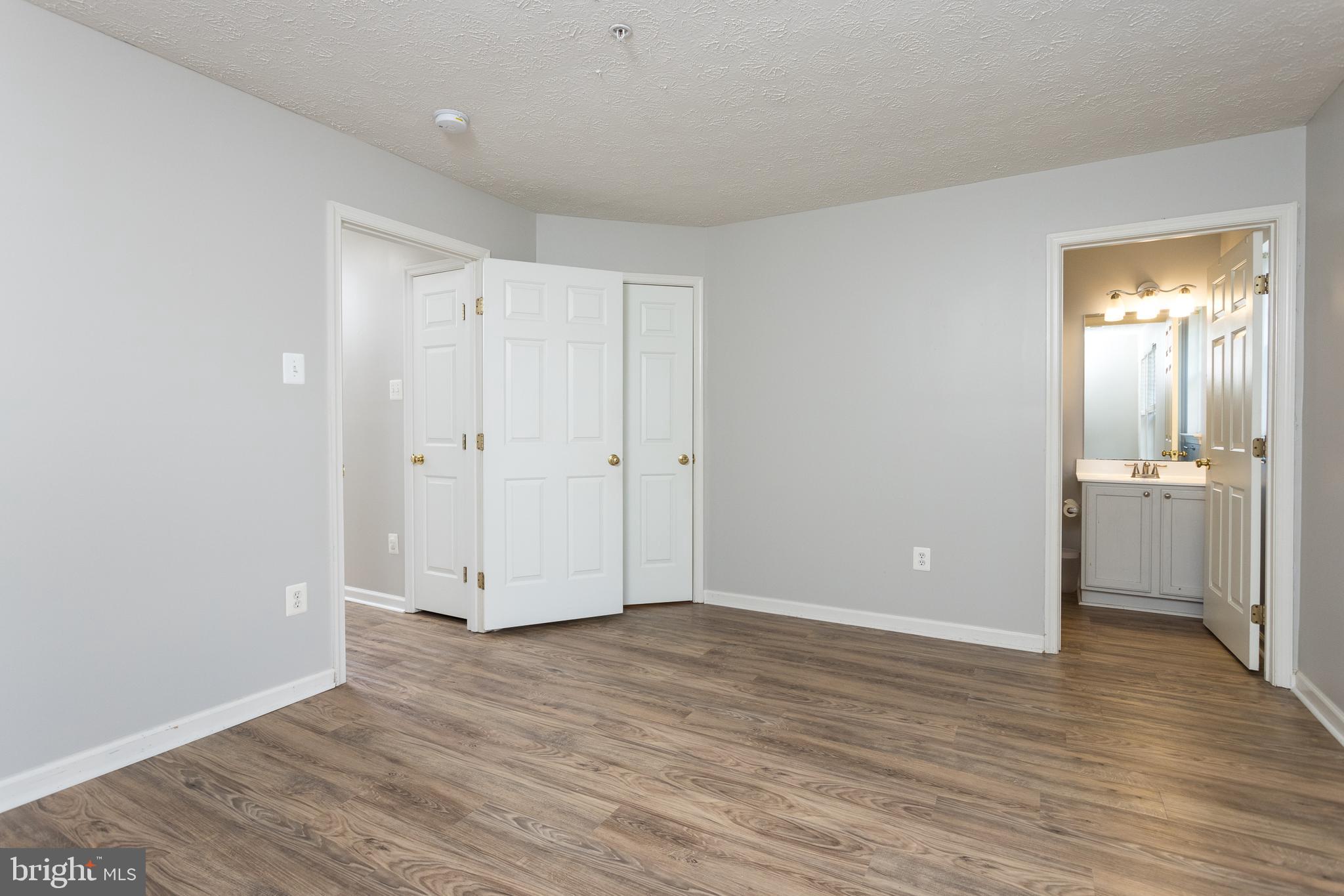 CONSTANT FRIENDSHIP - Residential