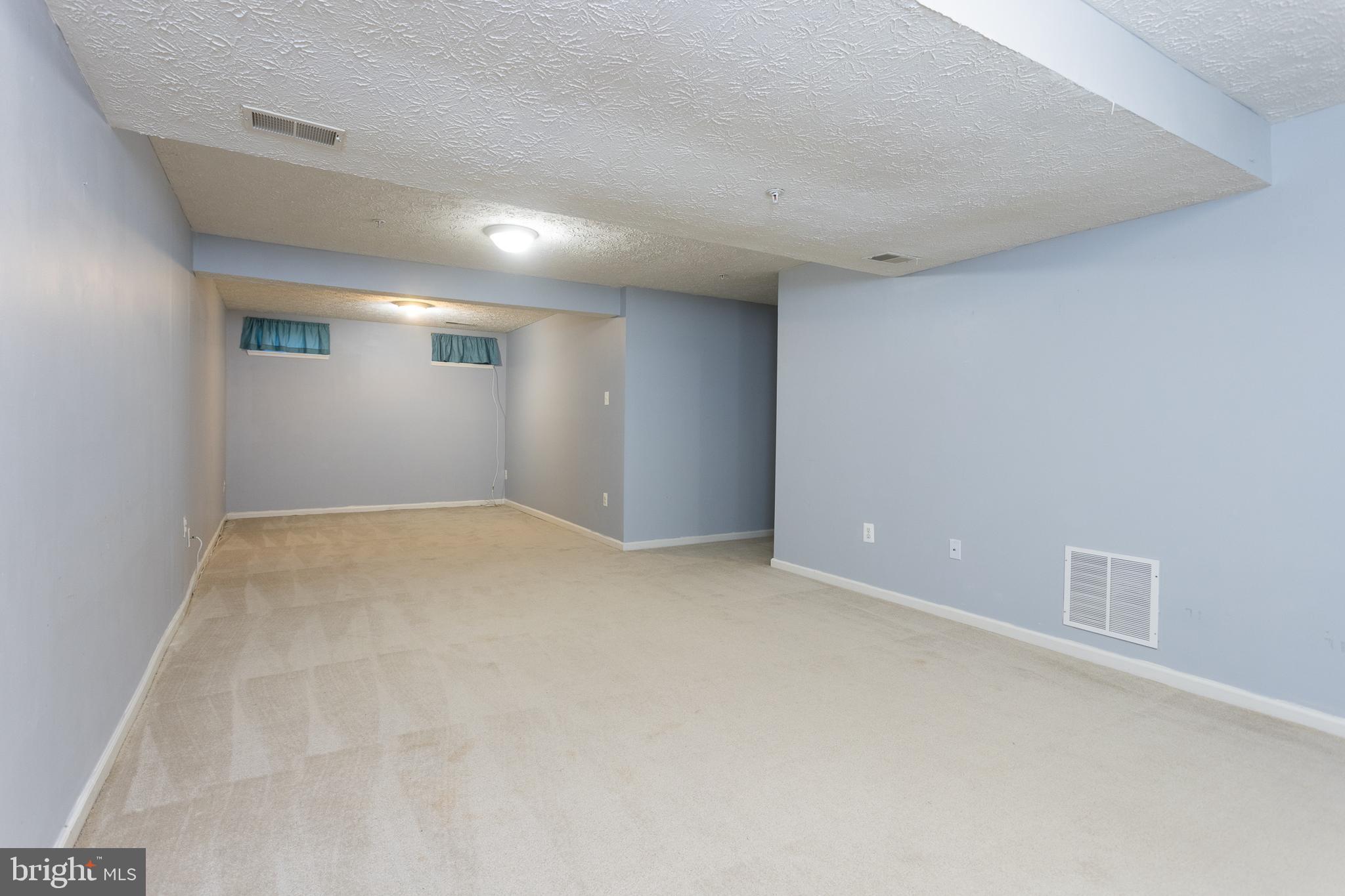 CONSTANT FRIENDSHIP - Residential