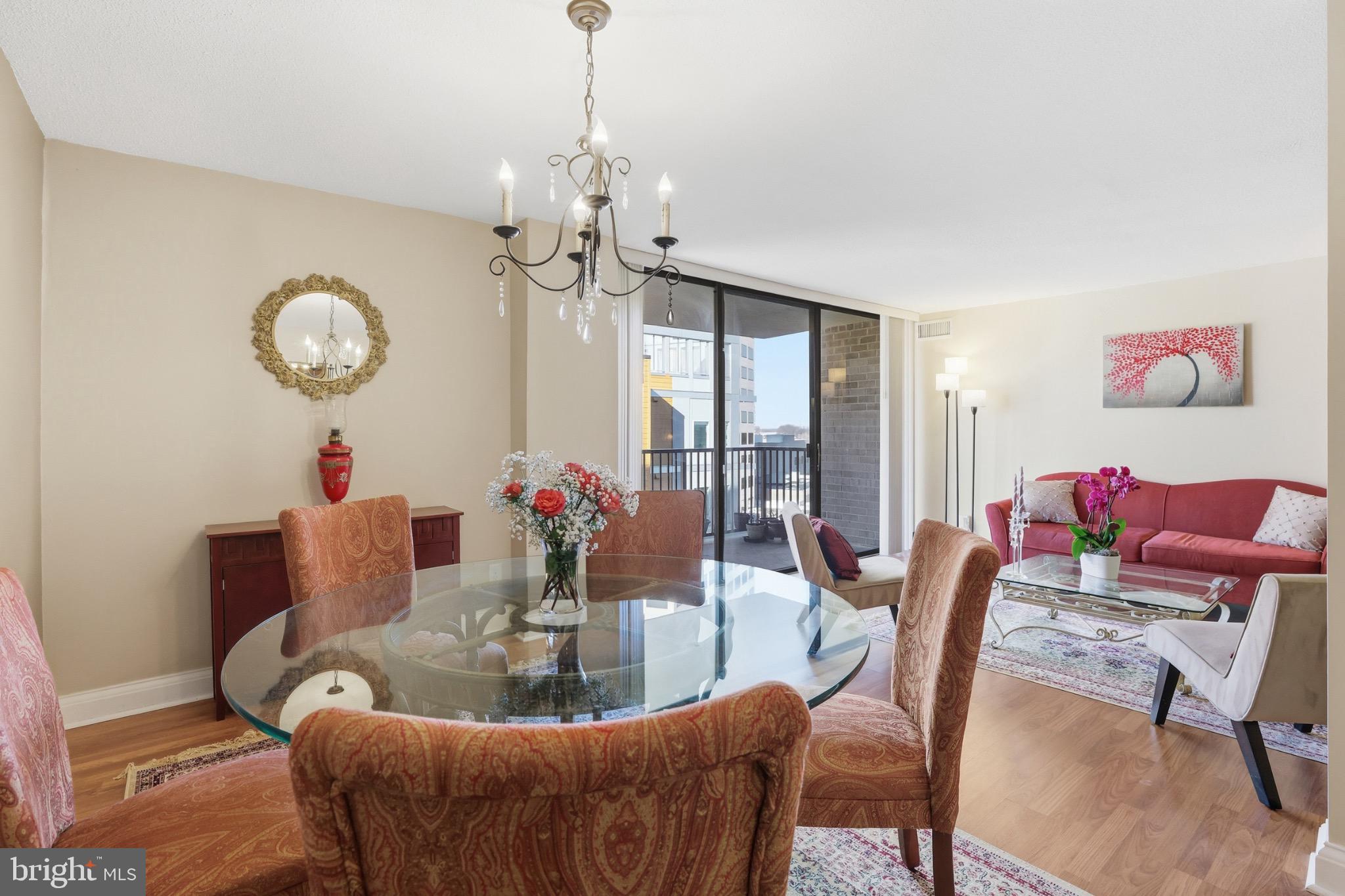 AMERICANA CENTRE - Residential