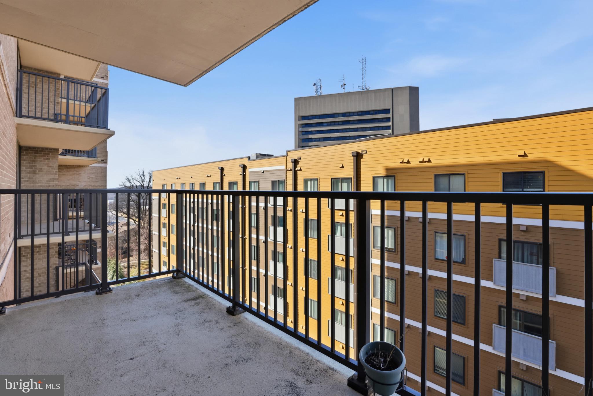 AMERICANA CENTRE - Residential