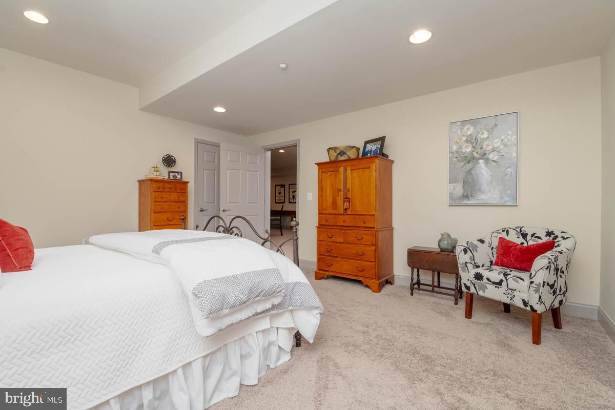 TOLLGATE VILLAGE - Residential