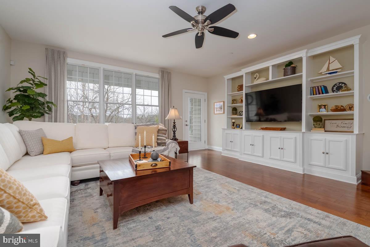 TOLLGATE VILLAGE - Residential