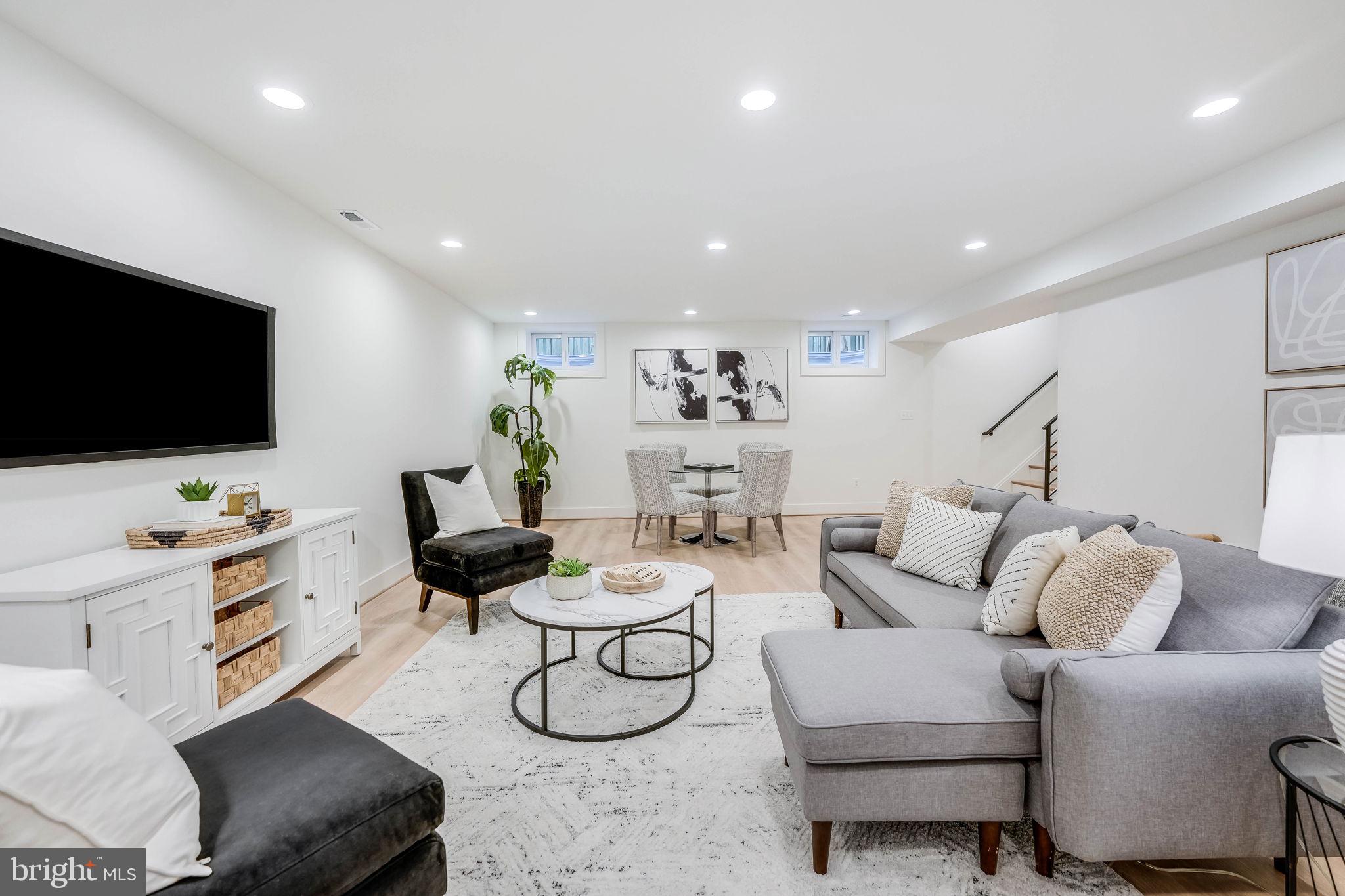 GREENWAY DOWNS - Residential