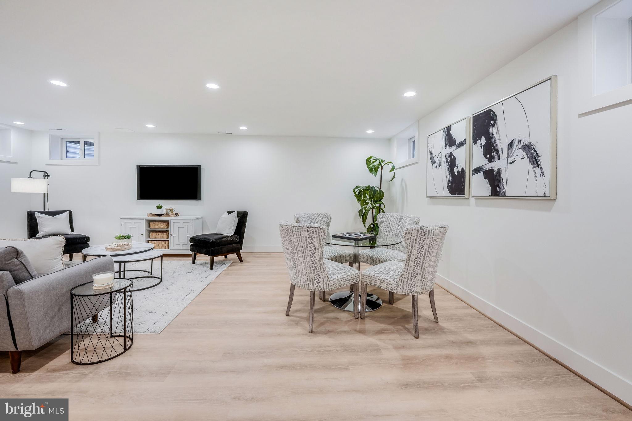 GREENWAY DOWNS - Residential