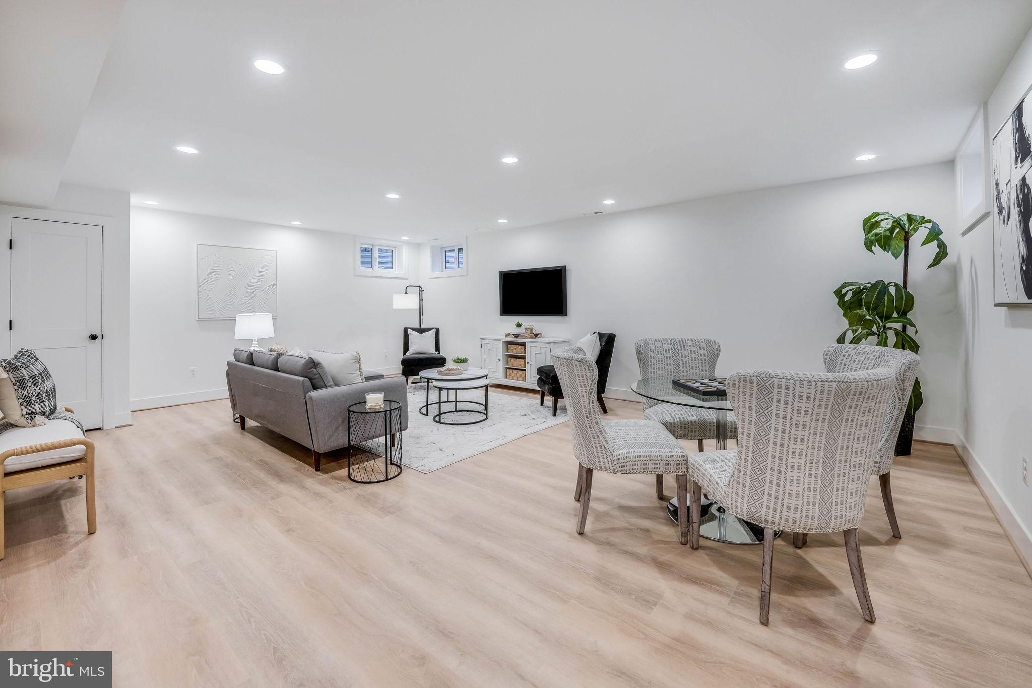 GREENWAY DOWNS - Residential