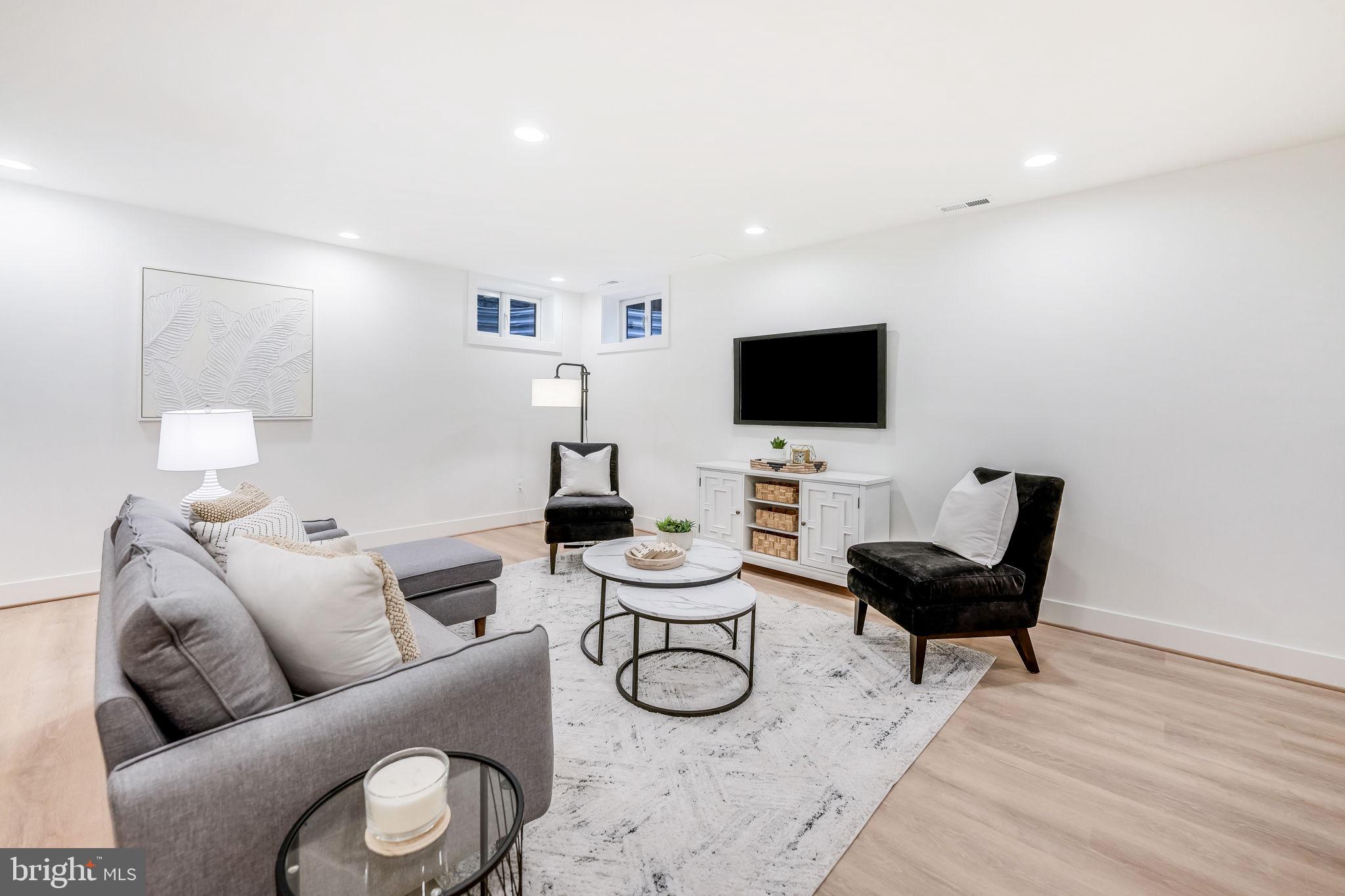 GREENWAY DOWNS - Residential