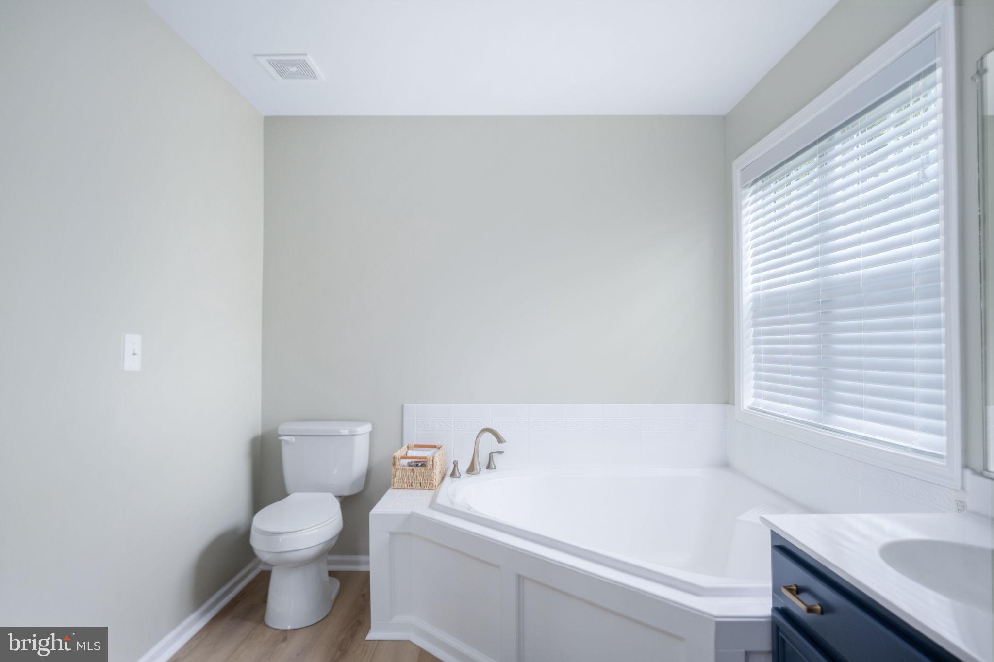 WALNUT HILLS - Residential