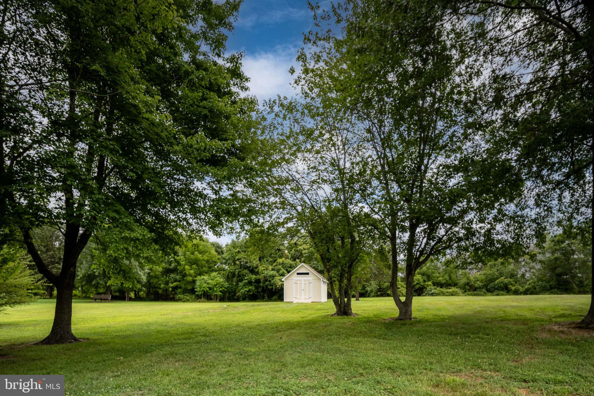 WALNUT HILLS - Residential