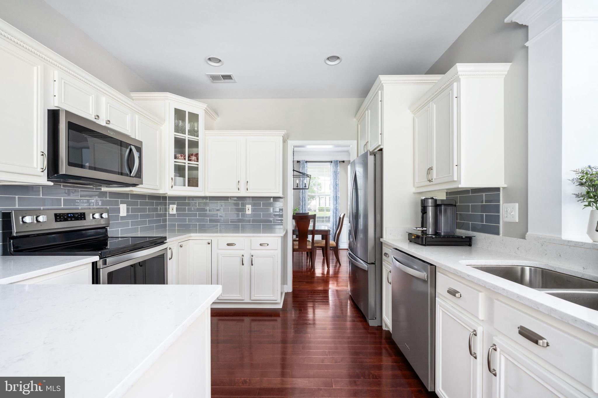 WALNUT HILLS - Residential