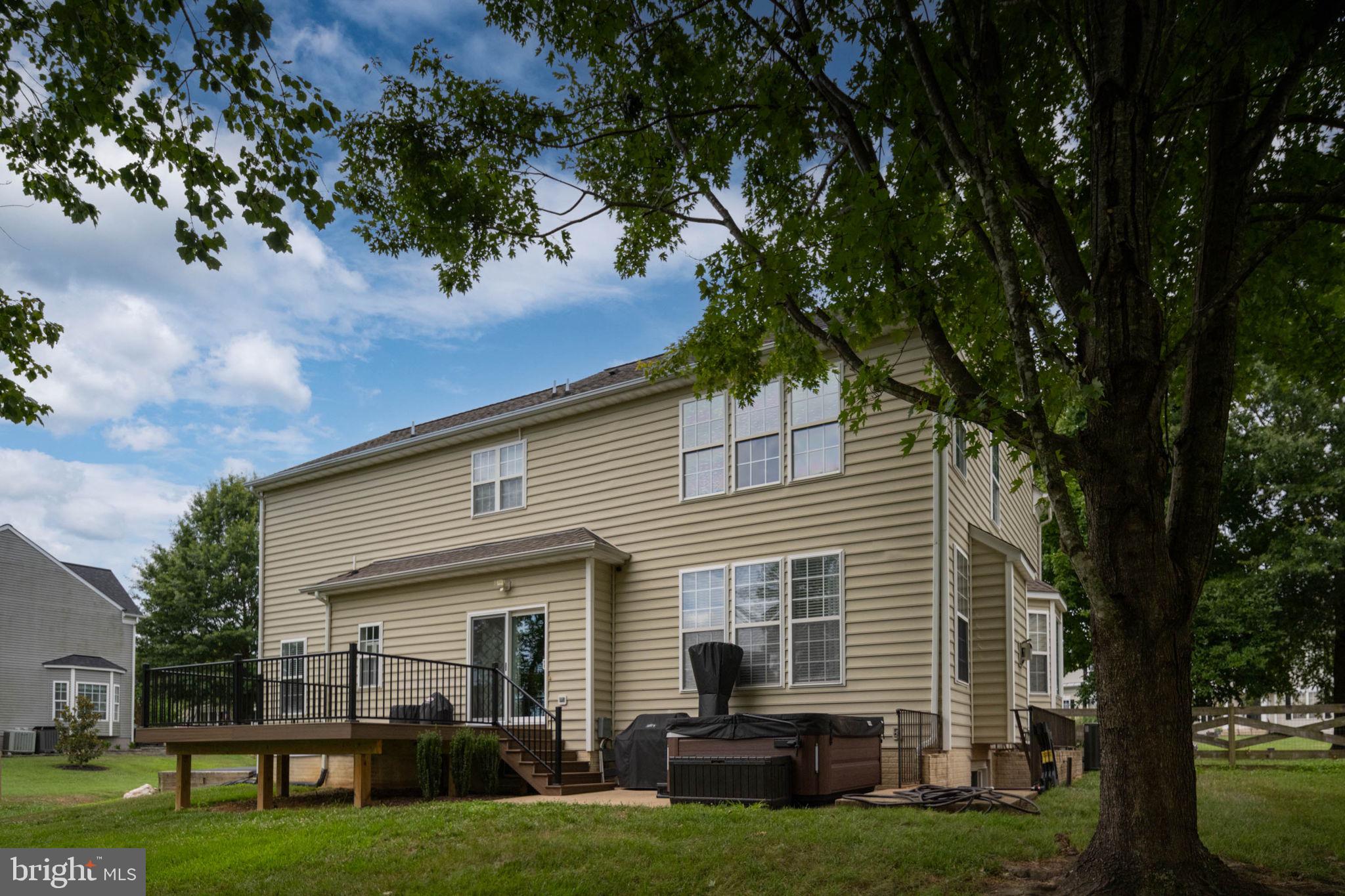 WALNUT HILLS - Residential