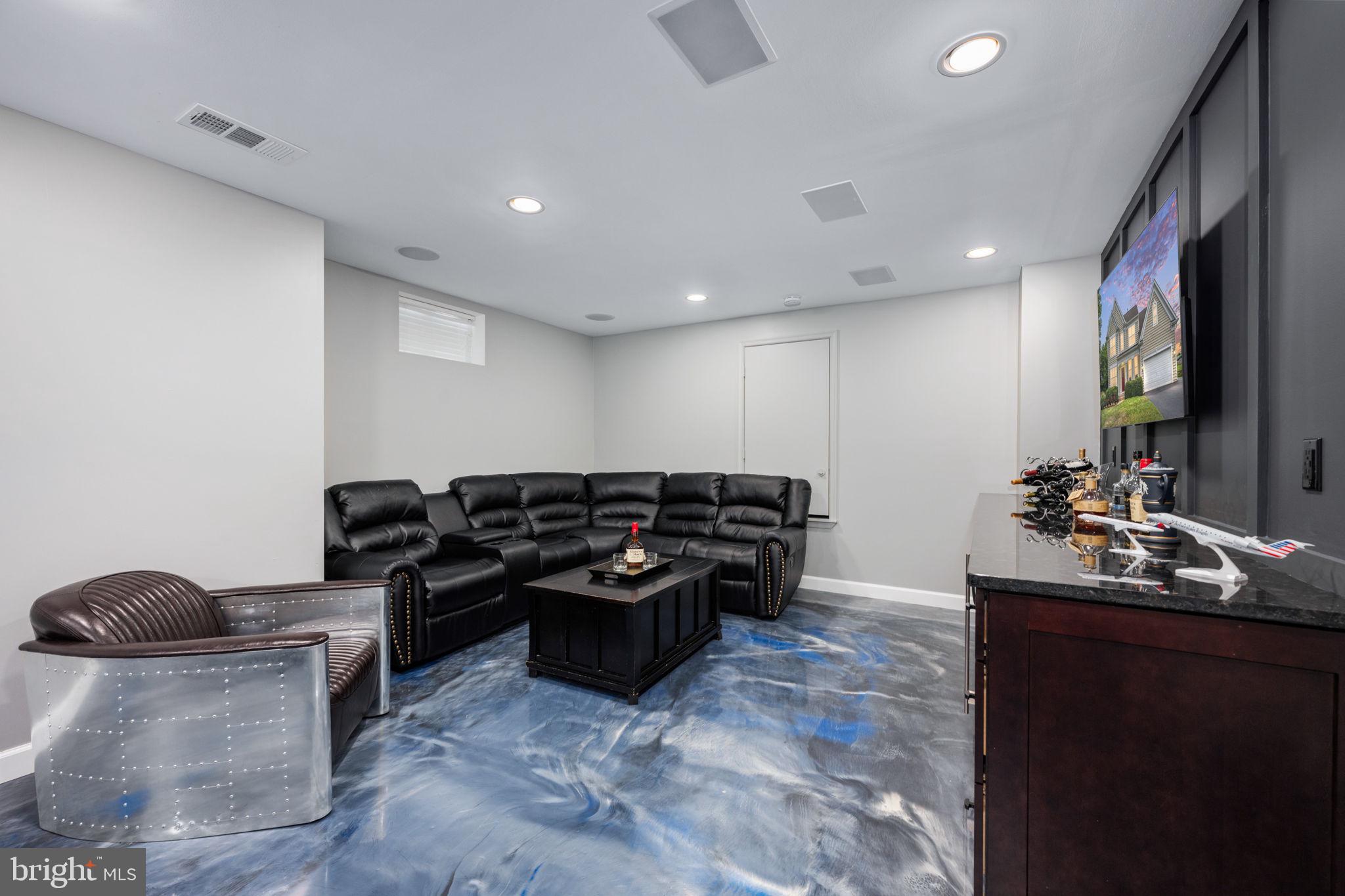 WALNUT HILLS - Residential