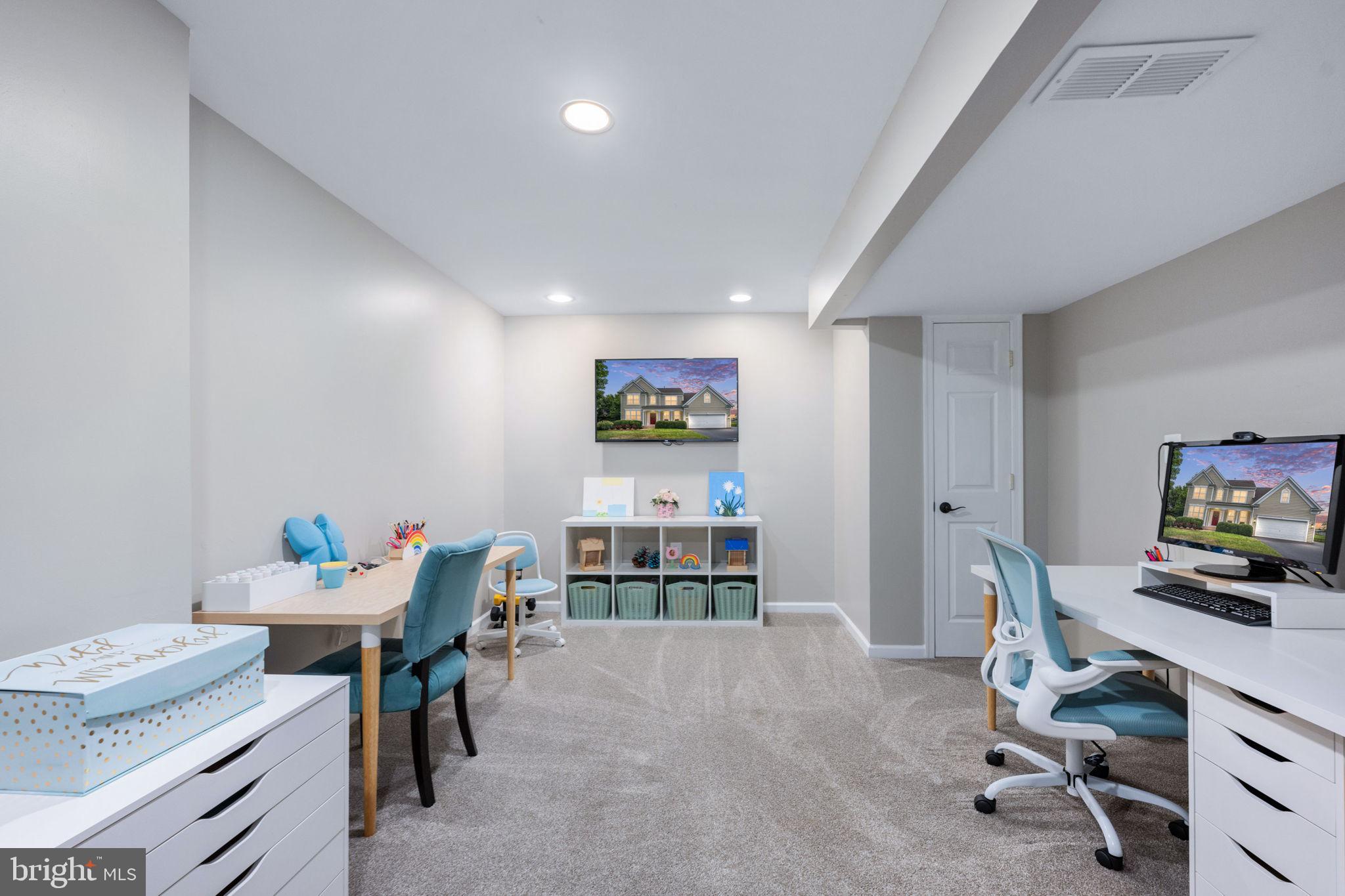 WALNUT HILLS - Residential