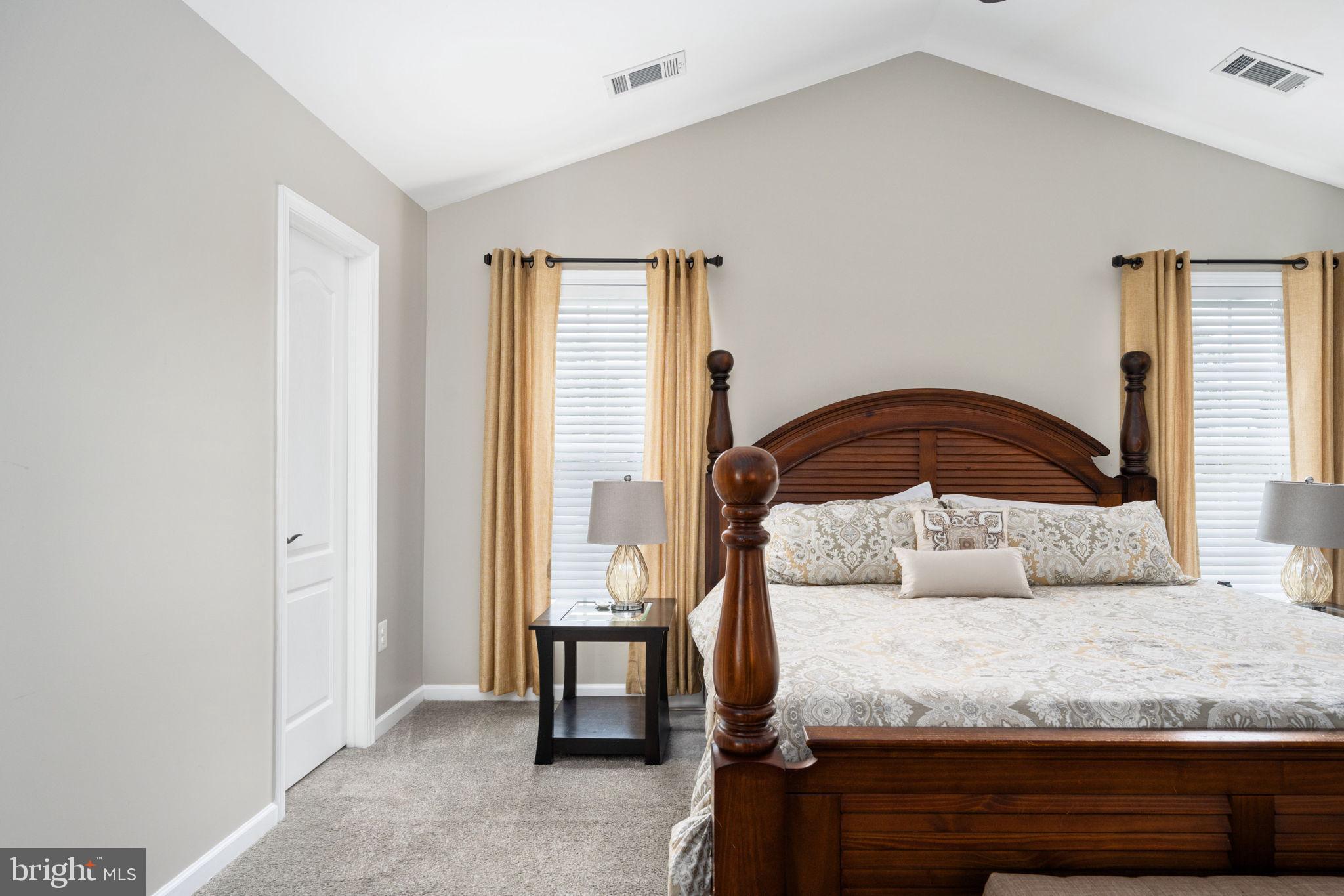 WALNUT HILLS - Residential