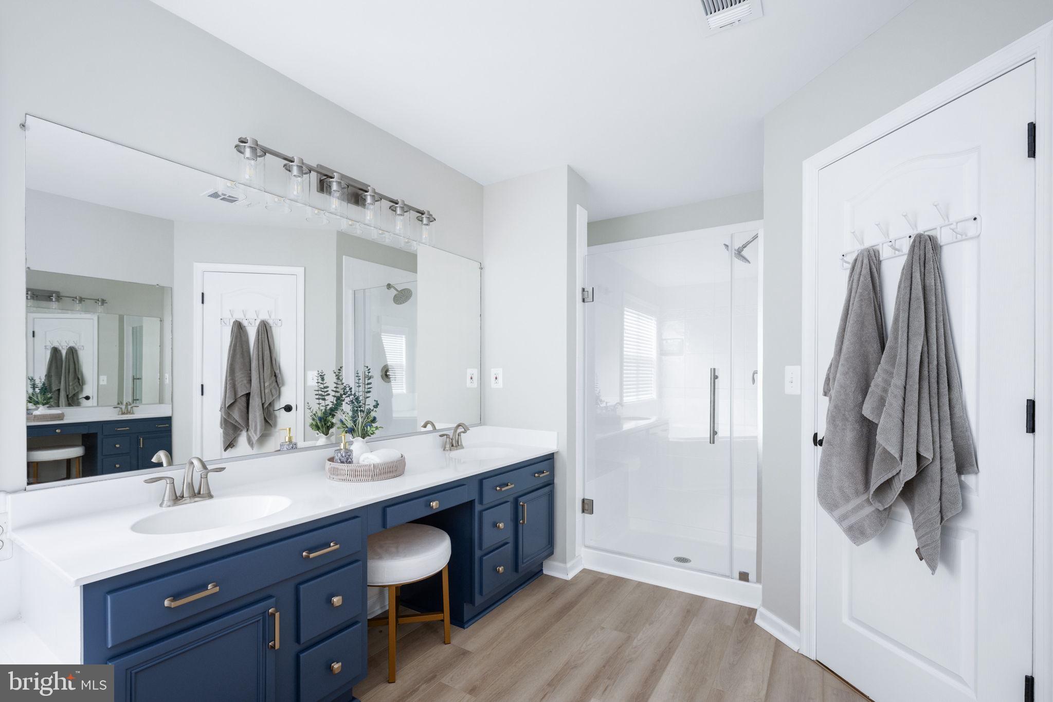 WALNUT HILLS - Residential