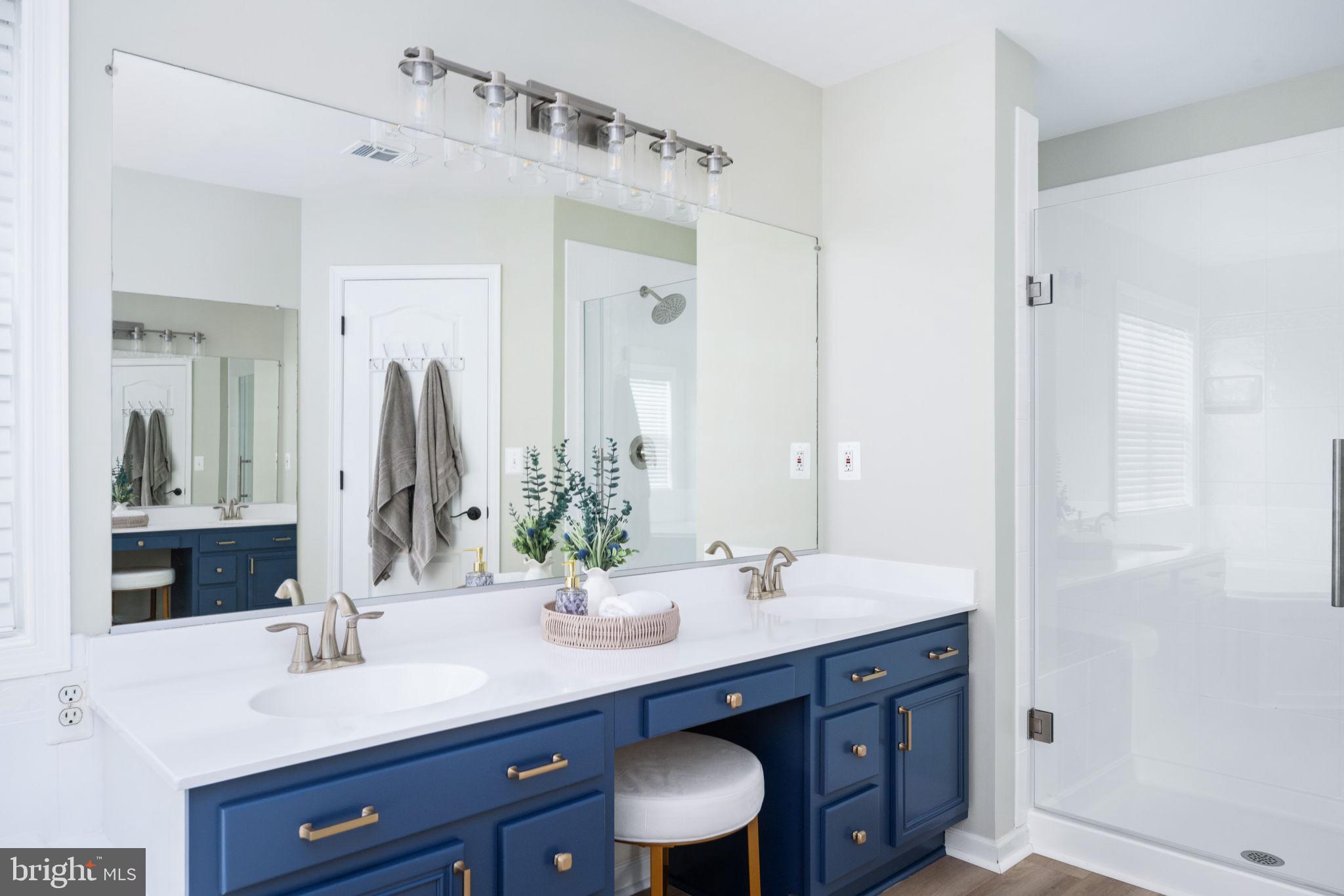 WALNUT HILLS - Residential