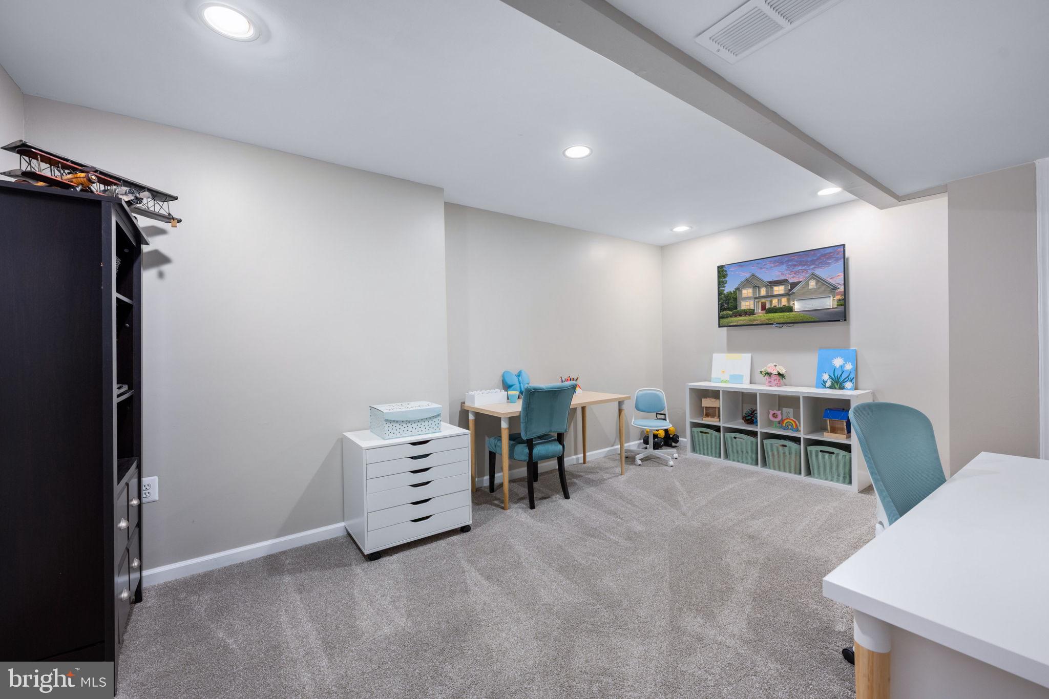 WALNUT HILLS - Residential