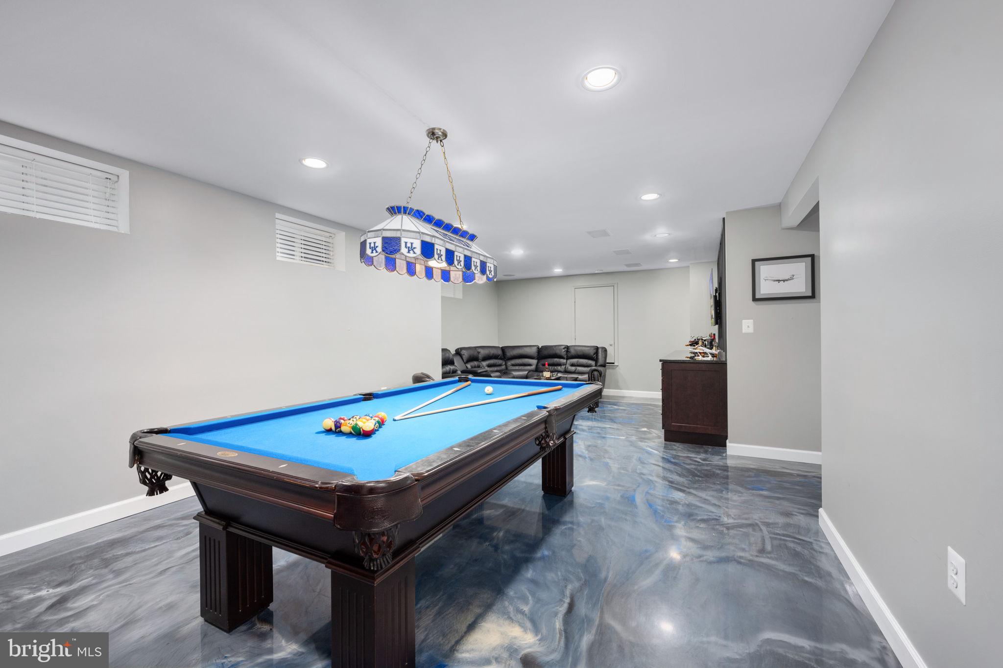 WALNUT HILLS - Residential