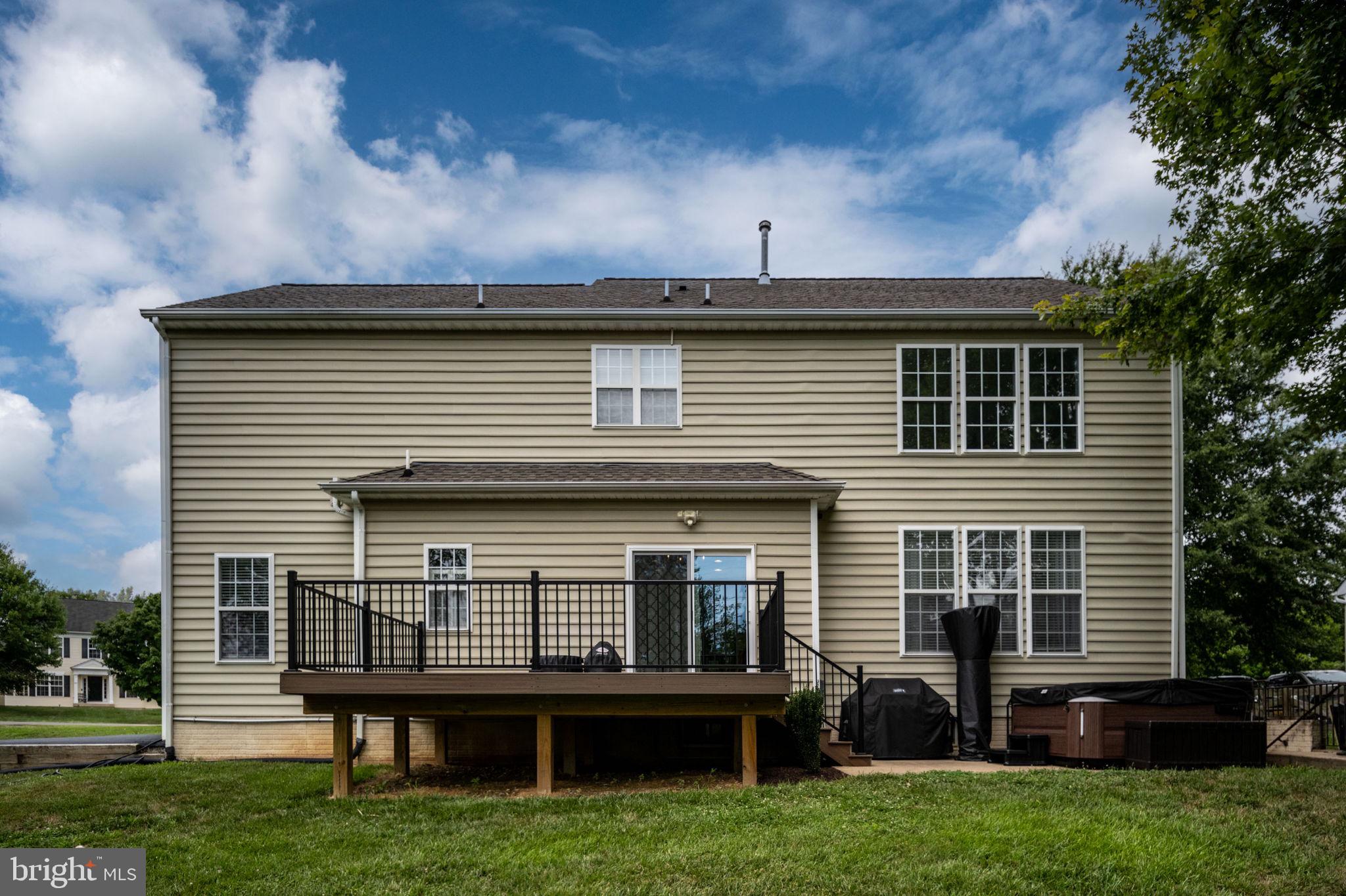 WALNUT HILLS - Residential