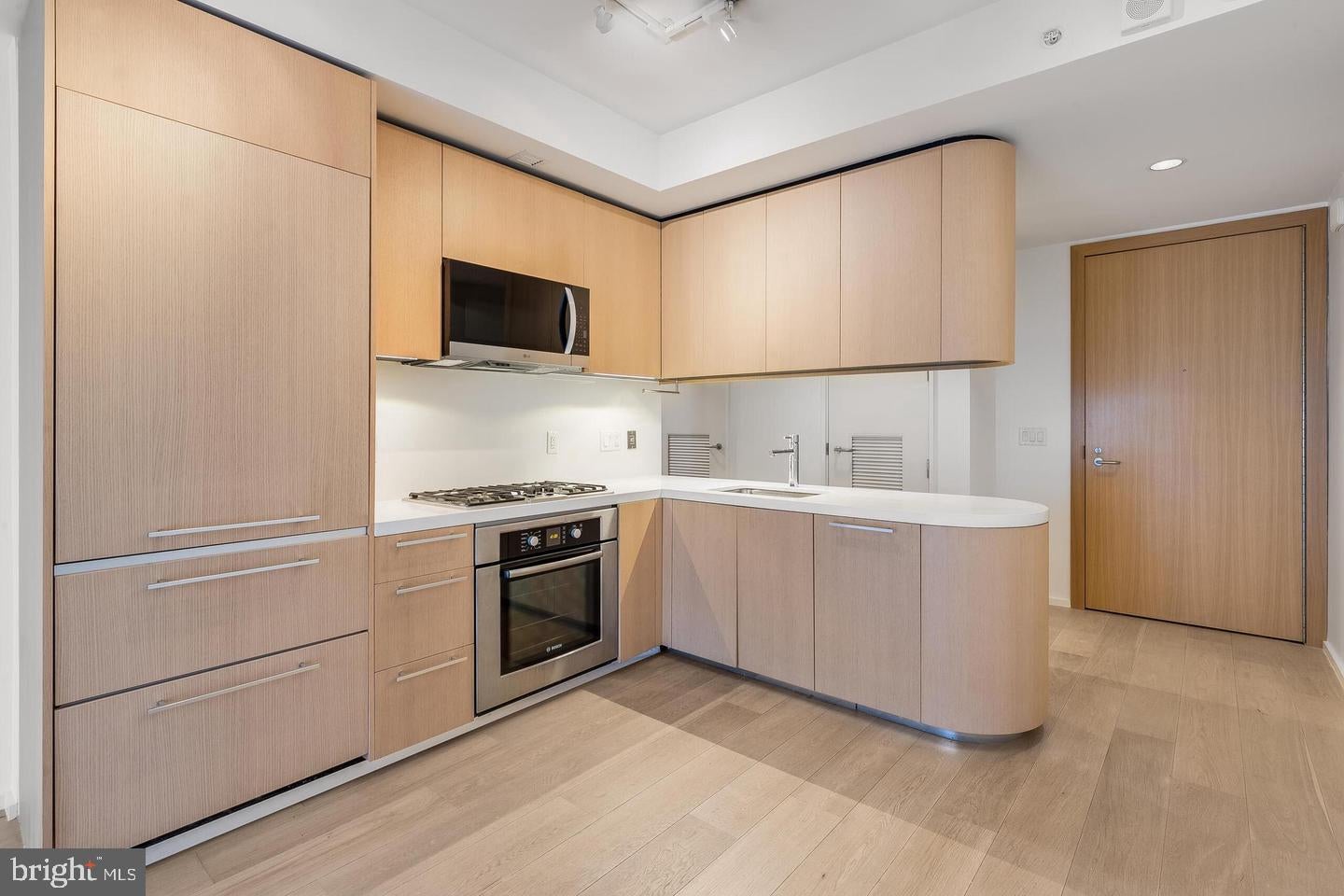 920 I STREET NW 812