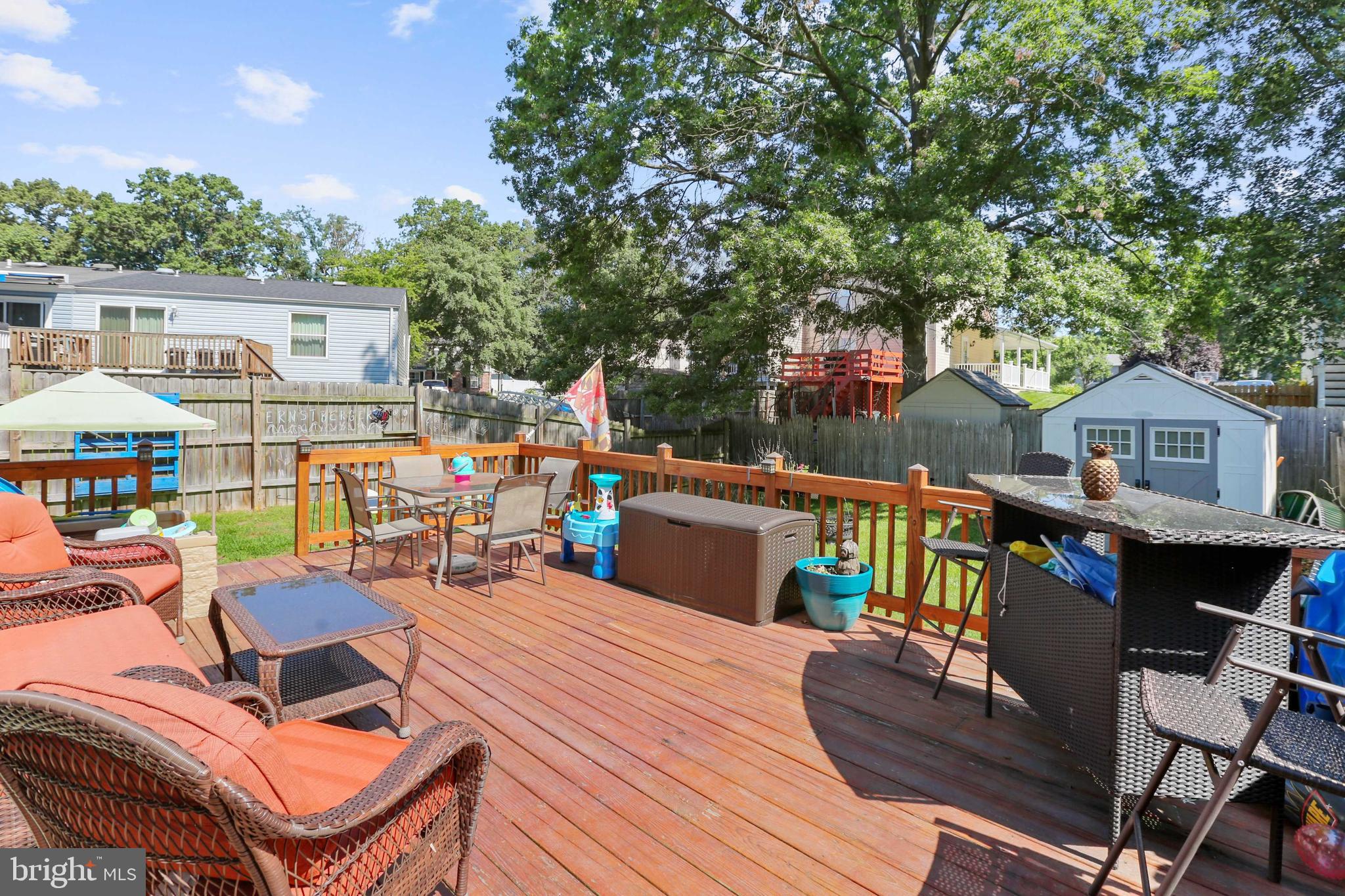 HALLFIELD MANOR - Residential