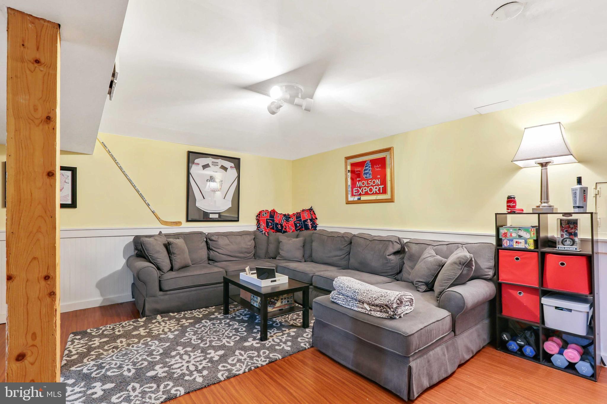 HALLFIELD MANOR - Residential