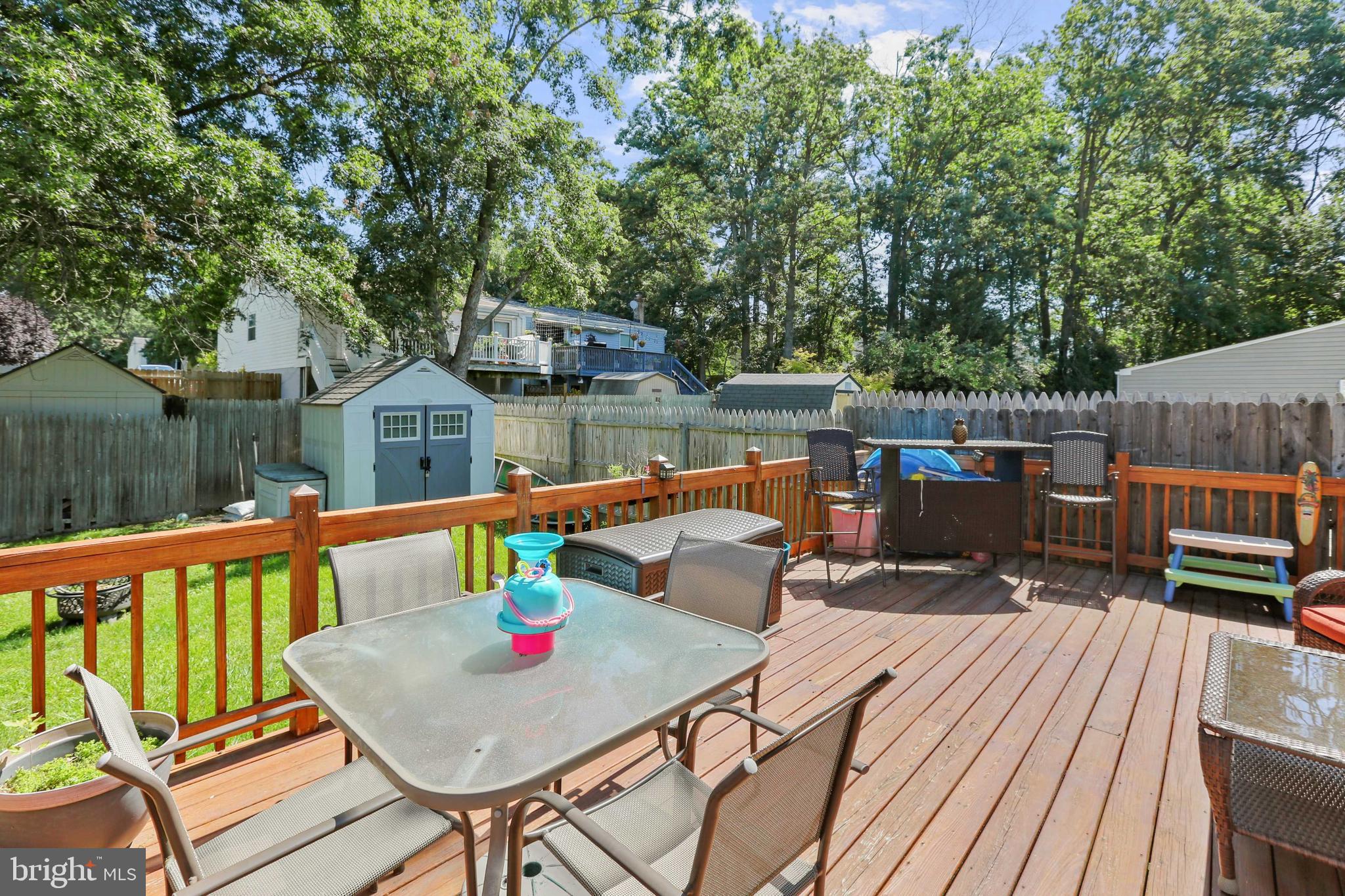 HALLFIELD MANOR - Residential