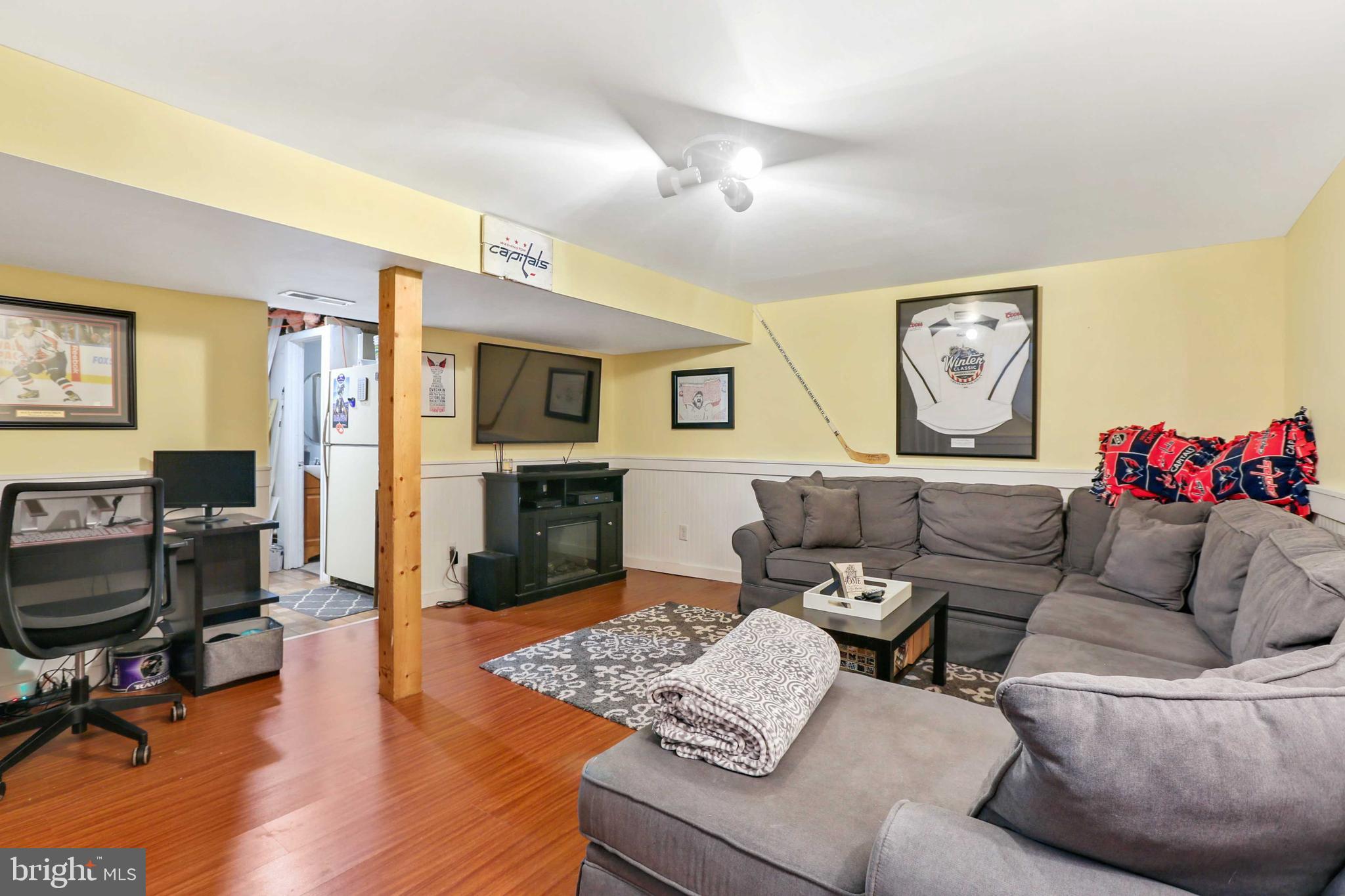 HALLFIELD MANOR - Residential