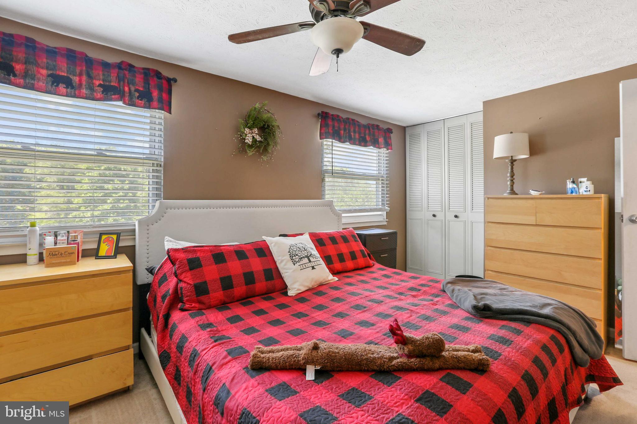 HALLFIELD MANOR - Residential