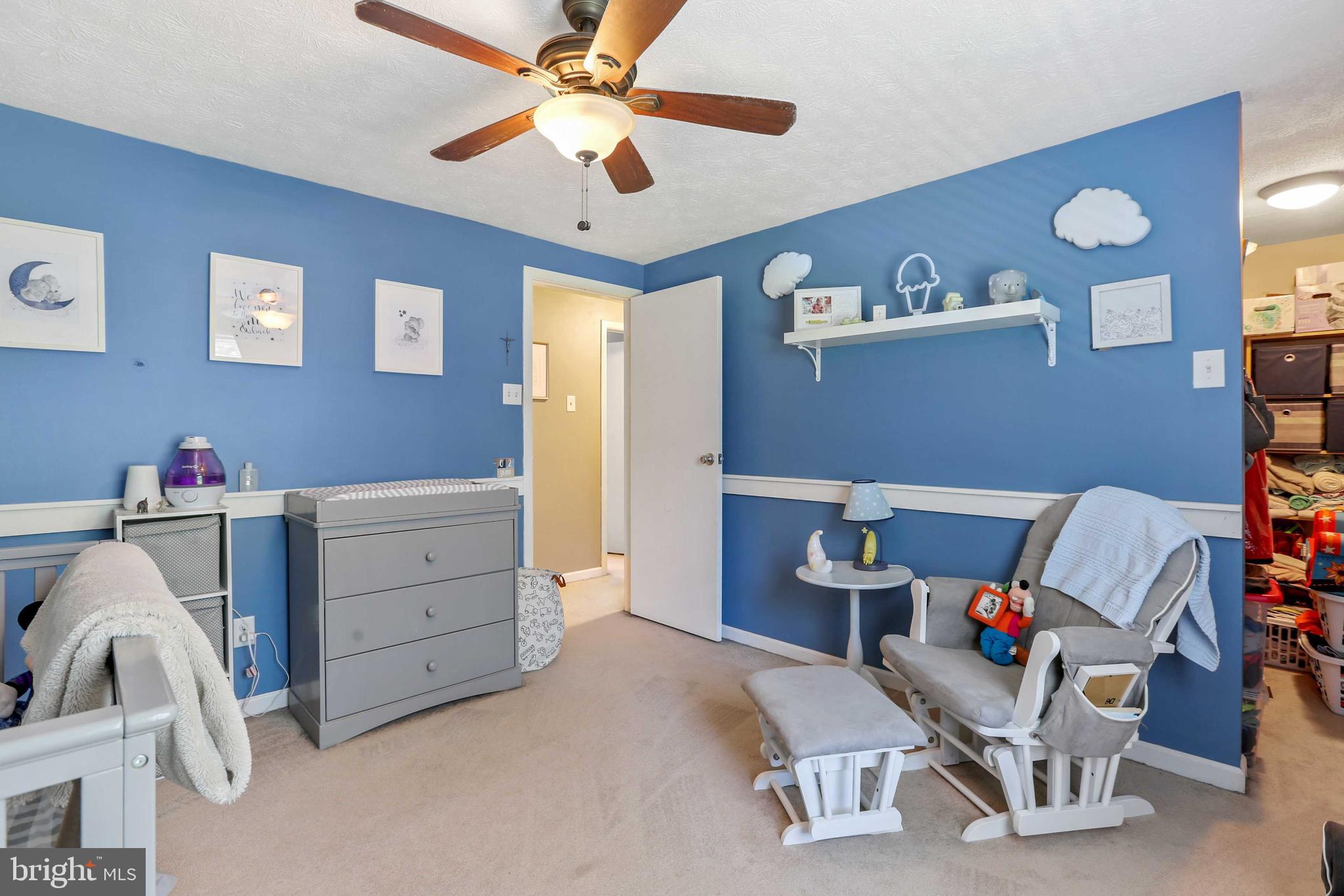 HALLFIELD MANOR - Residential