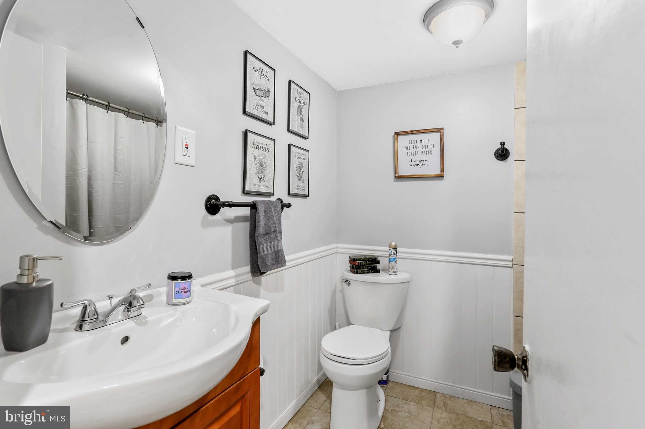 HALLFIELD MANOR - Residential