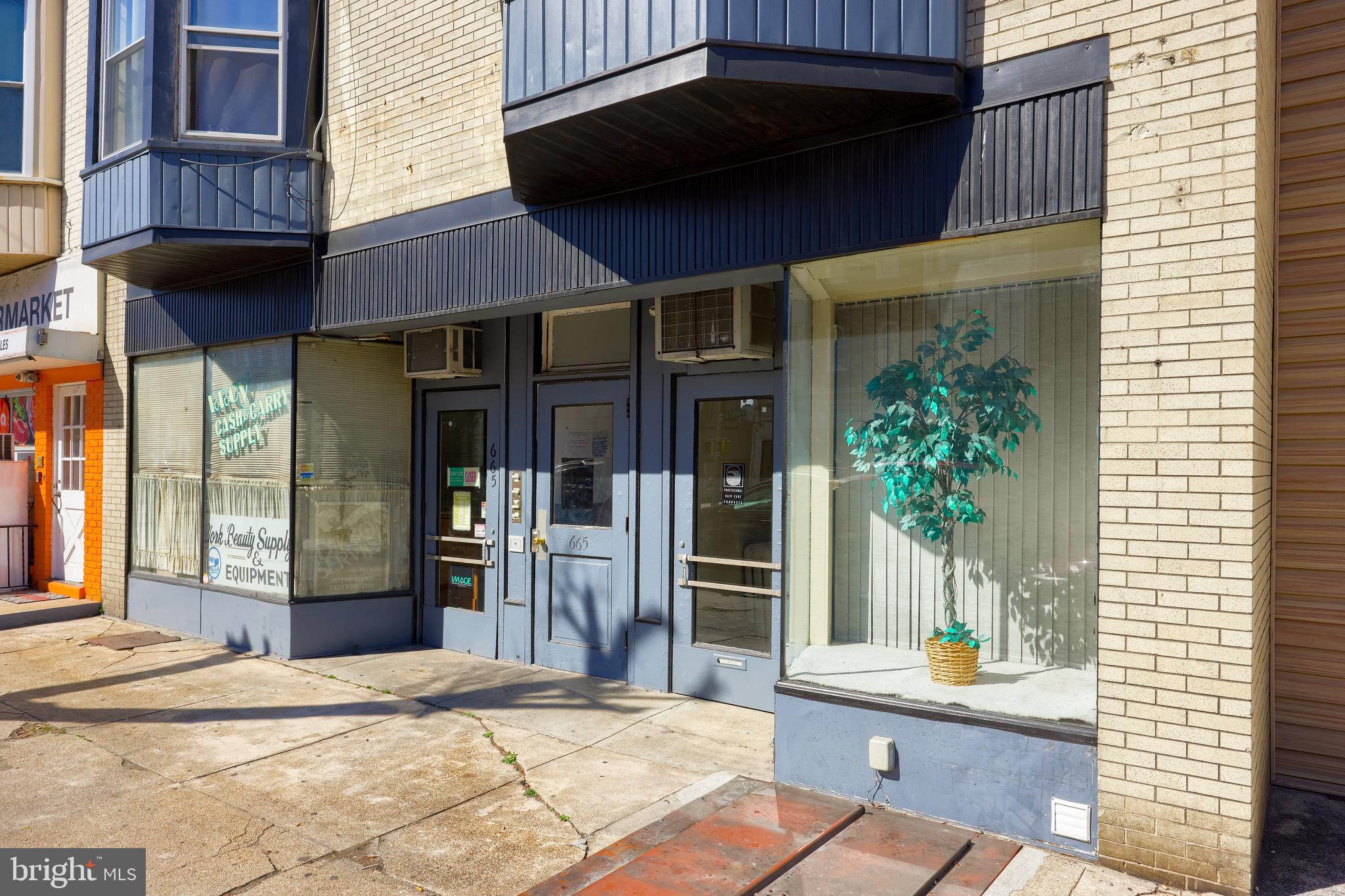 667 W MARKET STREET