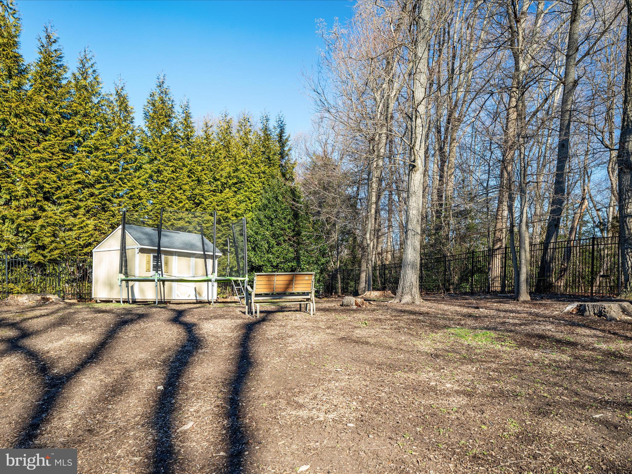 CARIS GLENNE - Residential