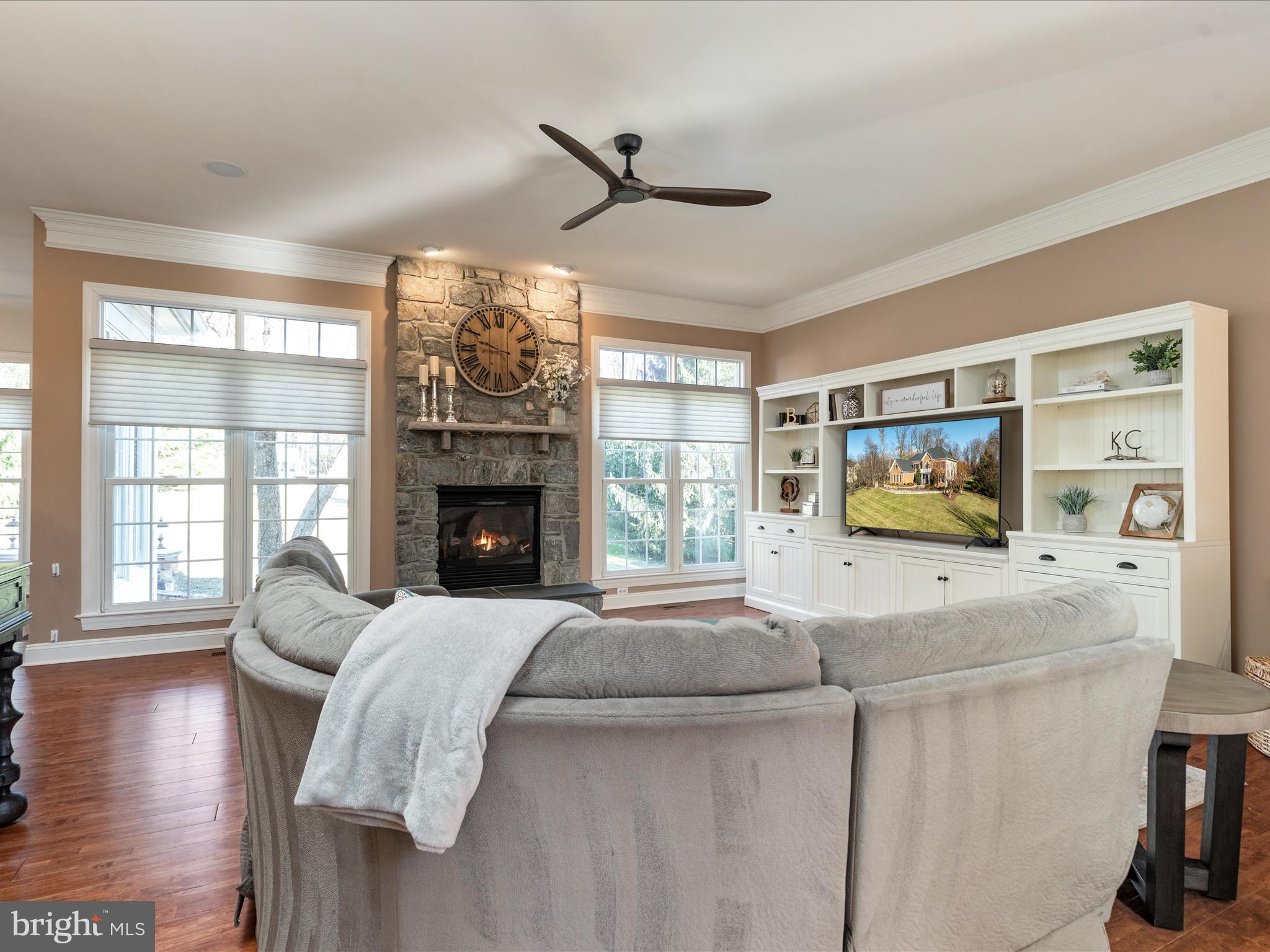 CARIS GLENNE - Residential