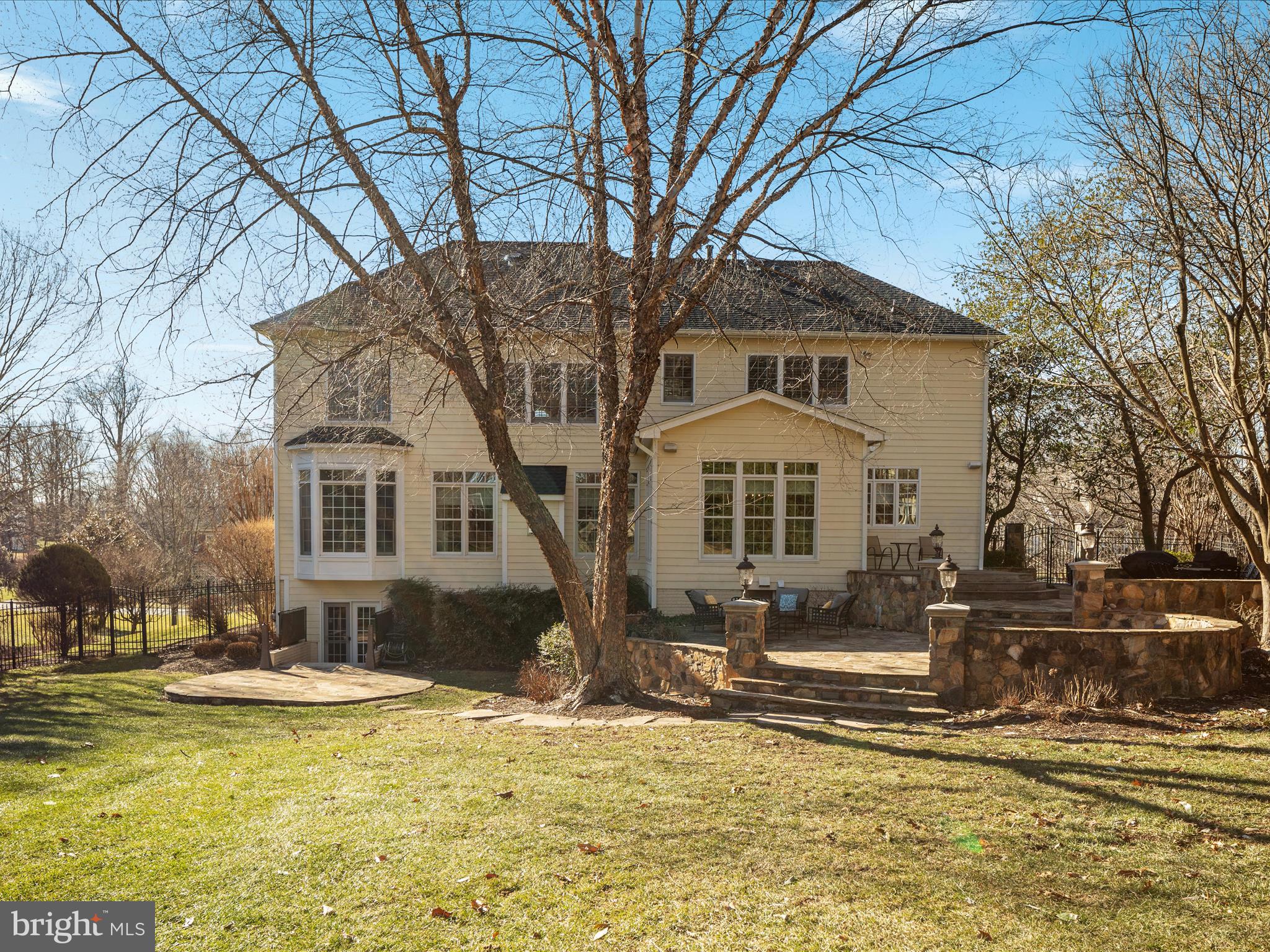 CARIS GLENNE - Residential