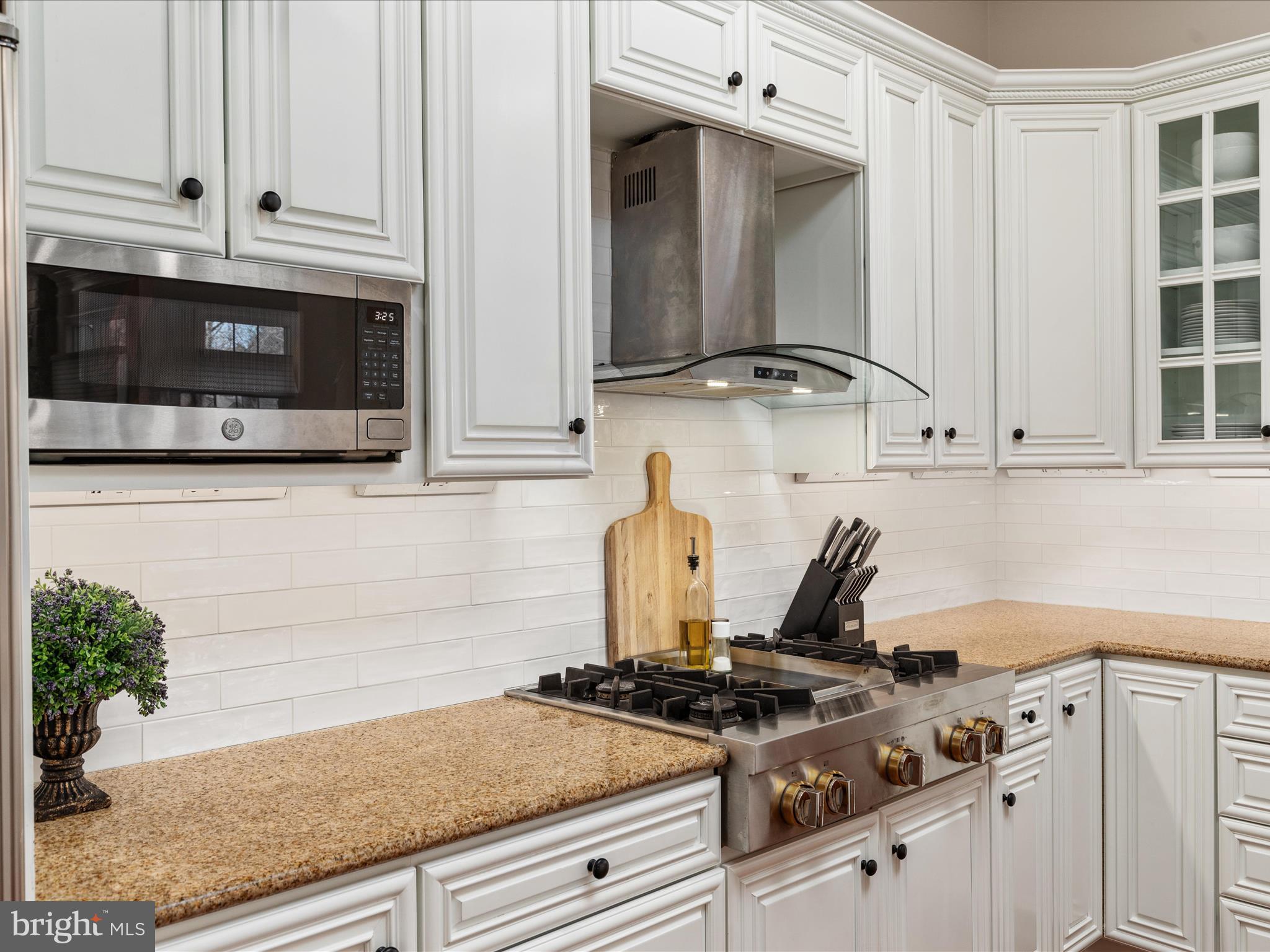 CARIS GLENNE - Residential