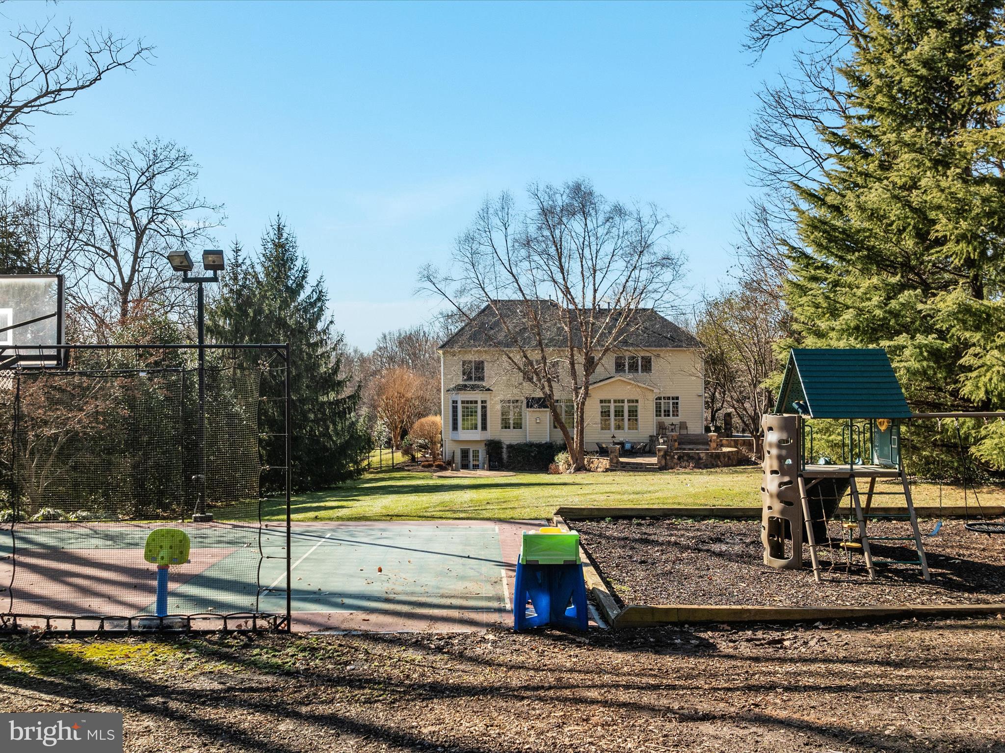 CARIS GLENNE - Residential