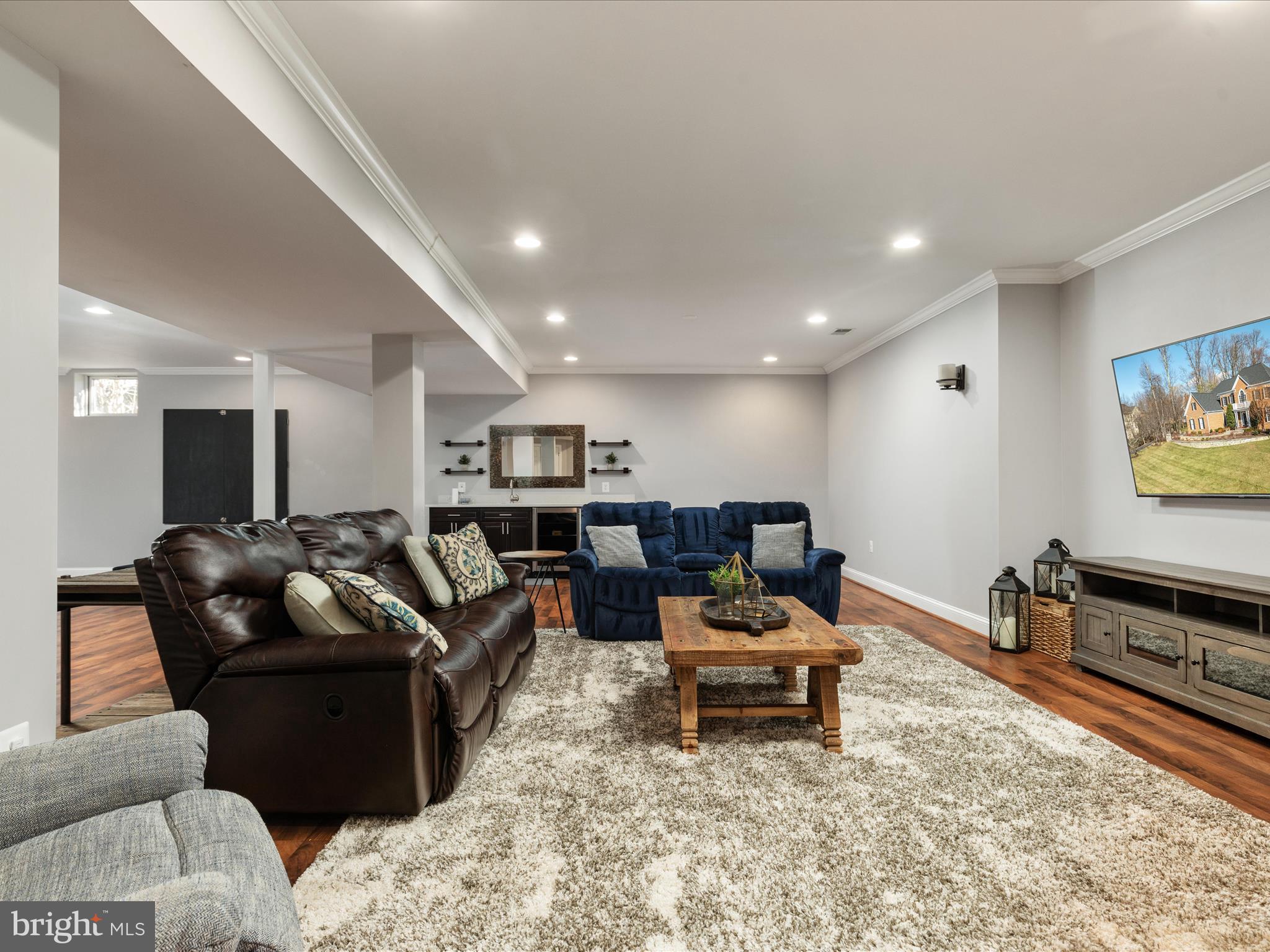 CARIS GLENNE - Residential