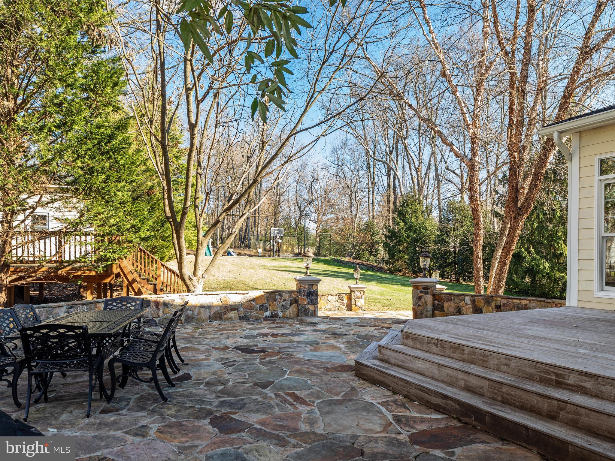 CARIS GLENNE - Residential