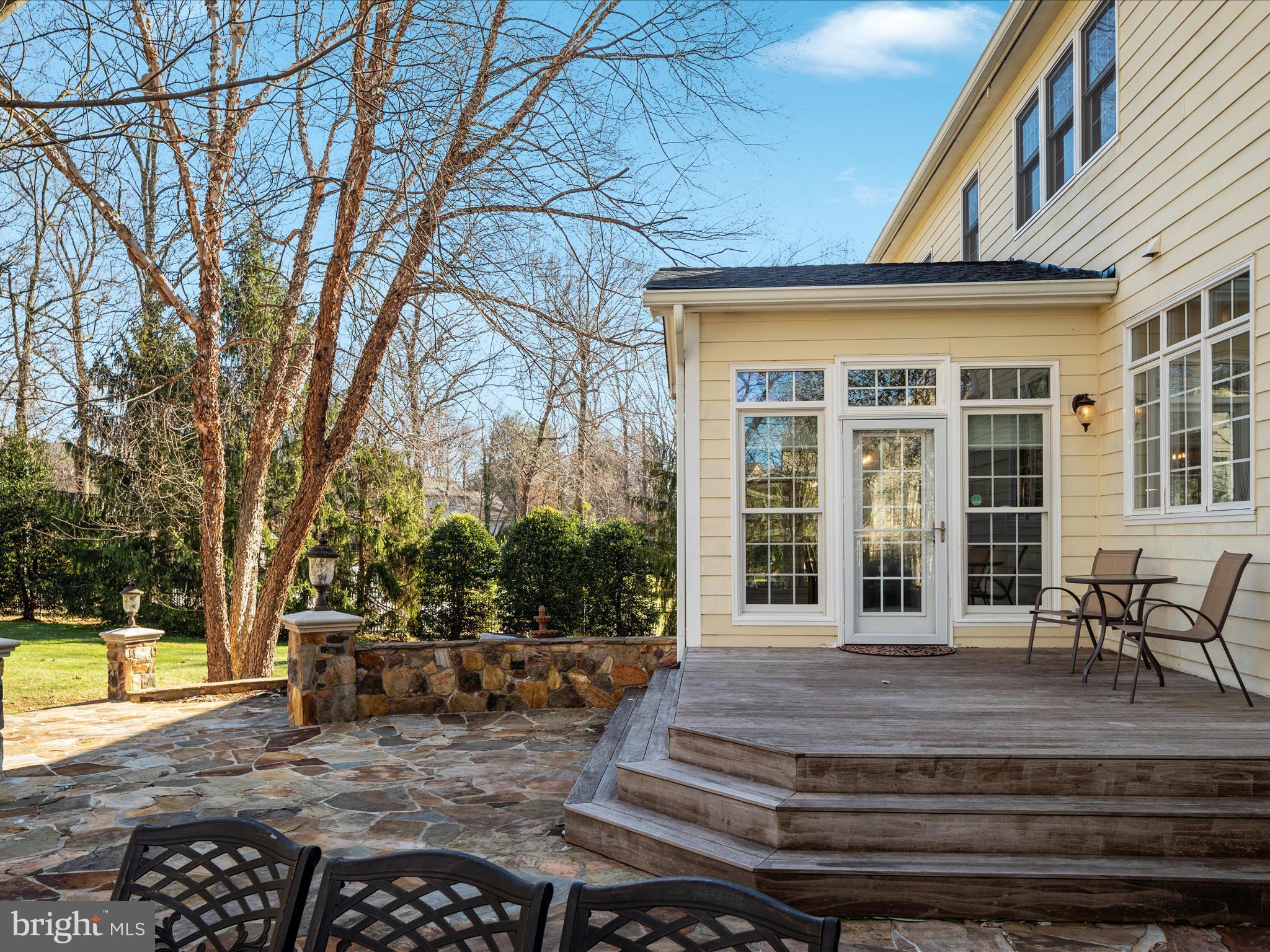 CARIS GLENNE - Residential